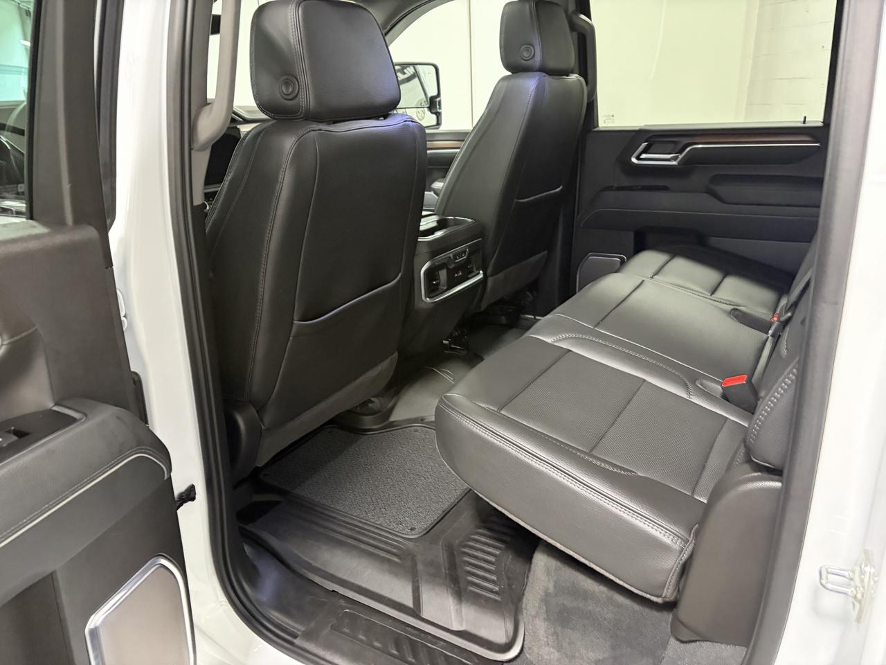 GMC Sierra 3500HD Denali Crew Cab 4WD 2026