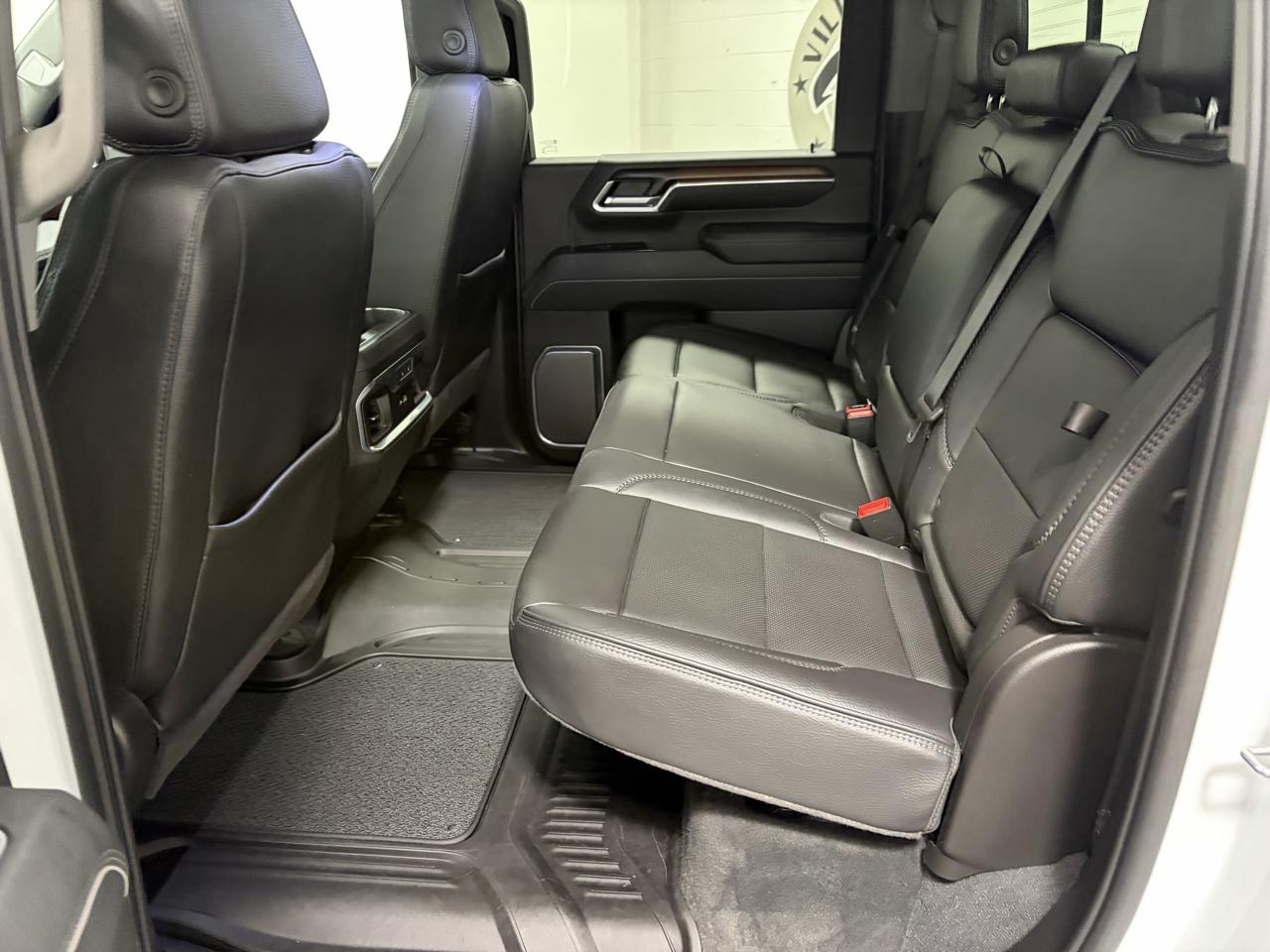 GMC Sierra 3500HD Denali Crew Cab 4WD 2026
