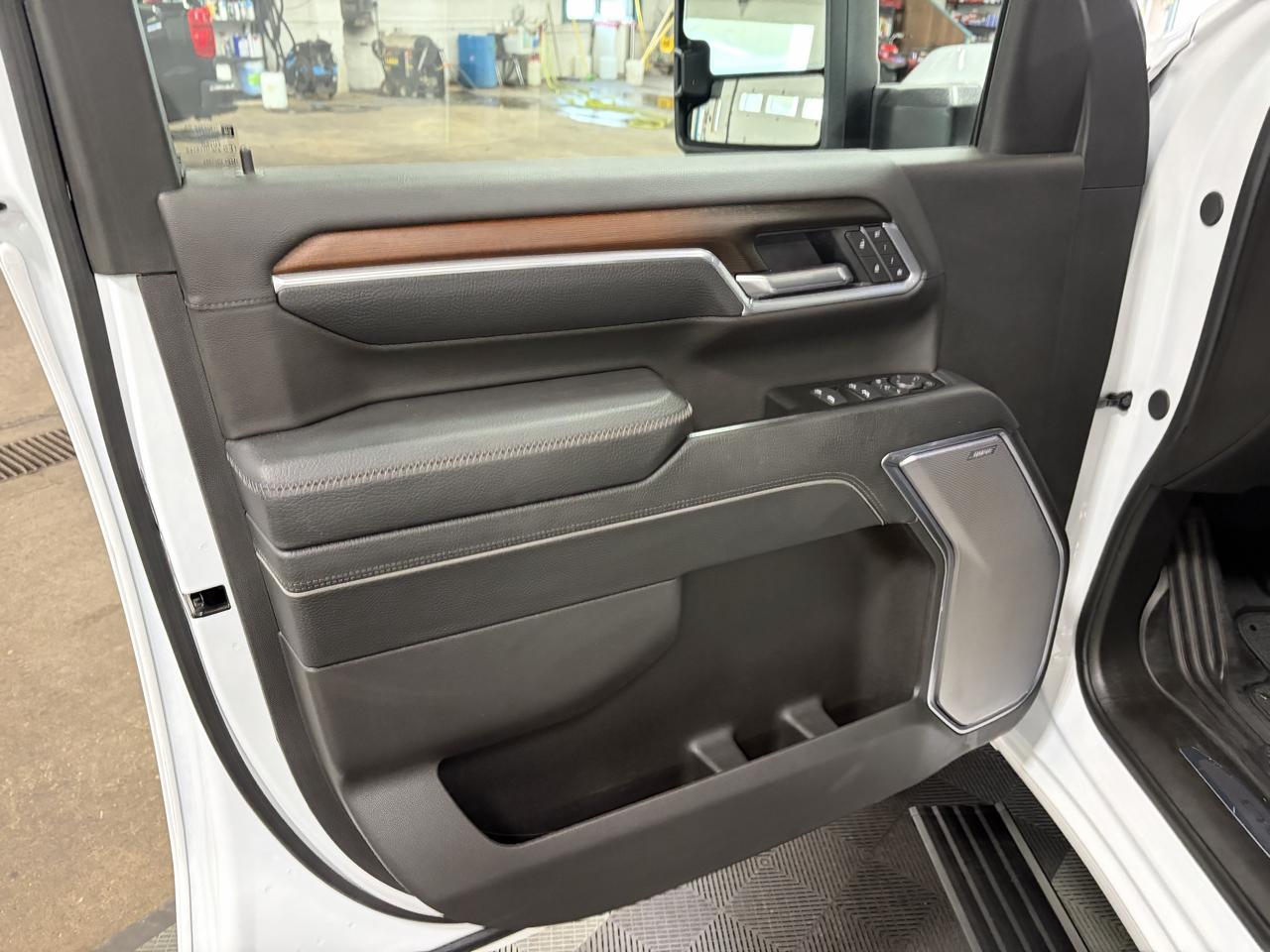 GMC Sierra 3500HD Denali Crew Cab 4WD 2026