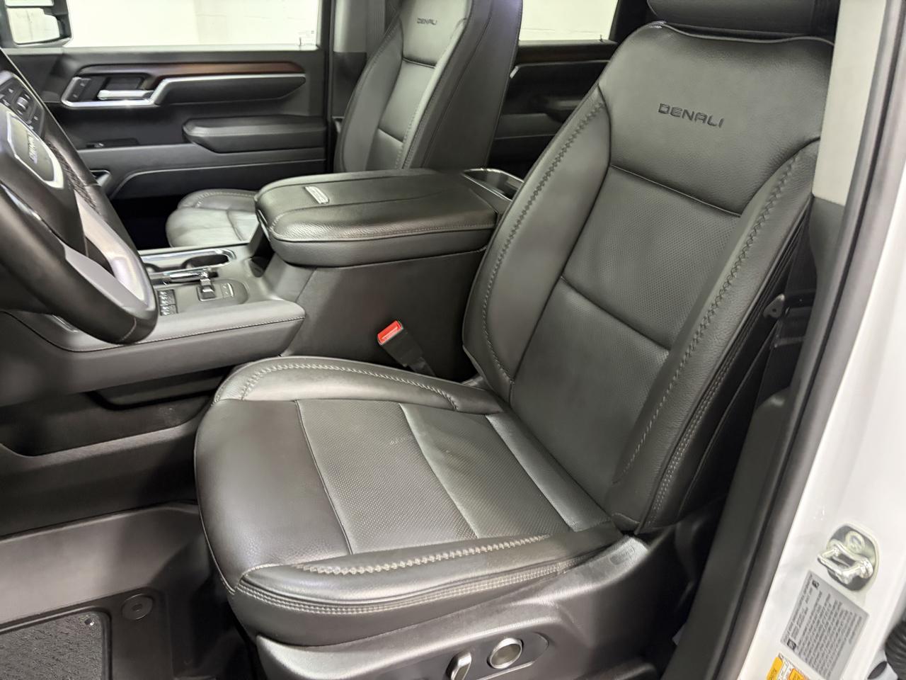 GMC Sierra 3500HD Denali Crew Cab 4WD 2026