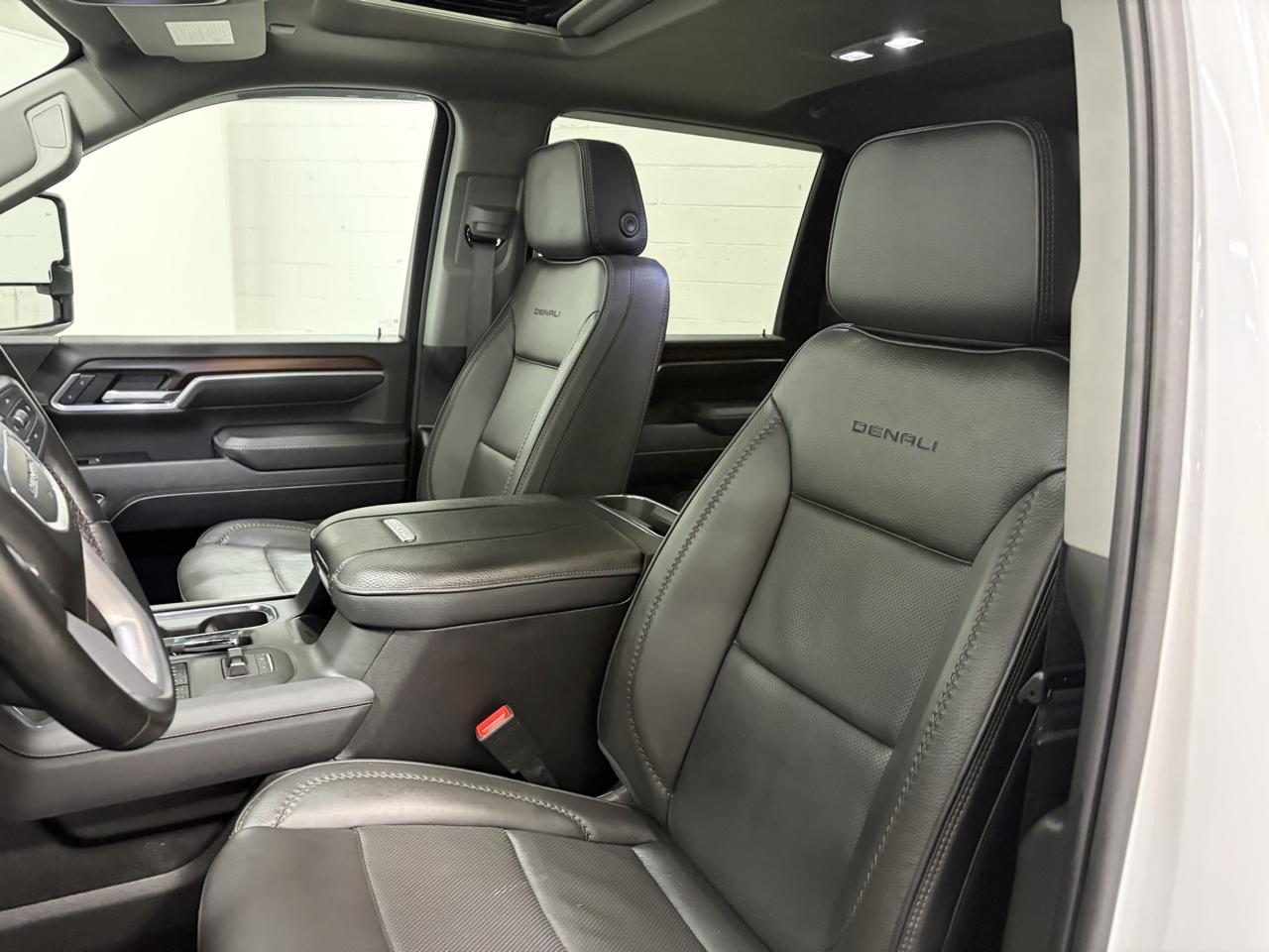 GMC Sierra 3500HD Denali Crew Cab 4WD 2026