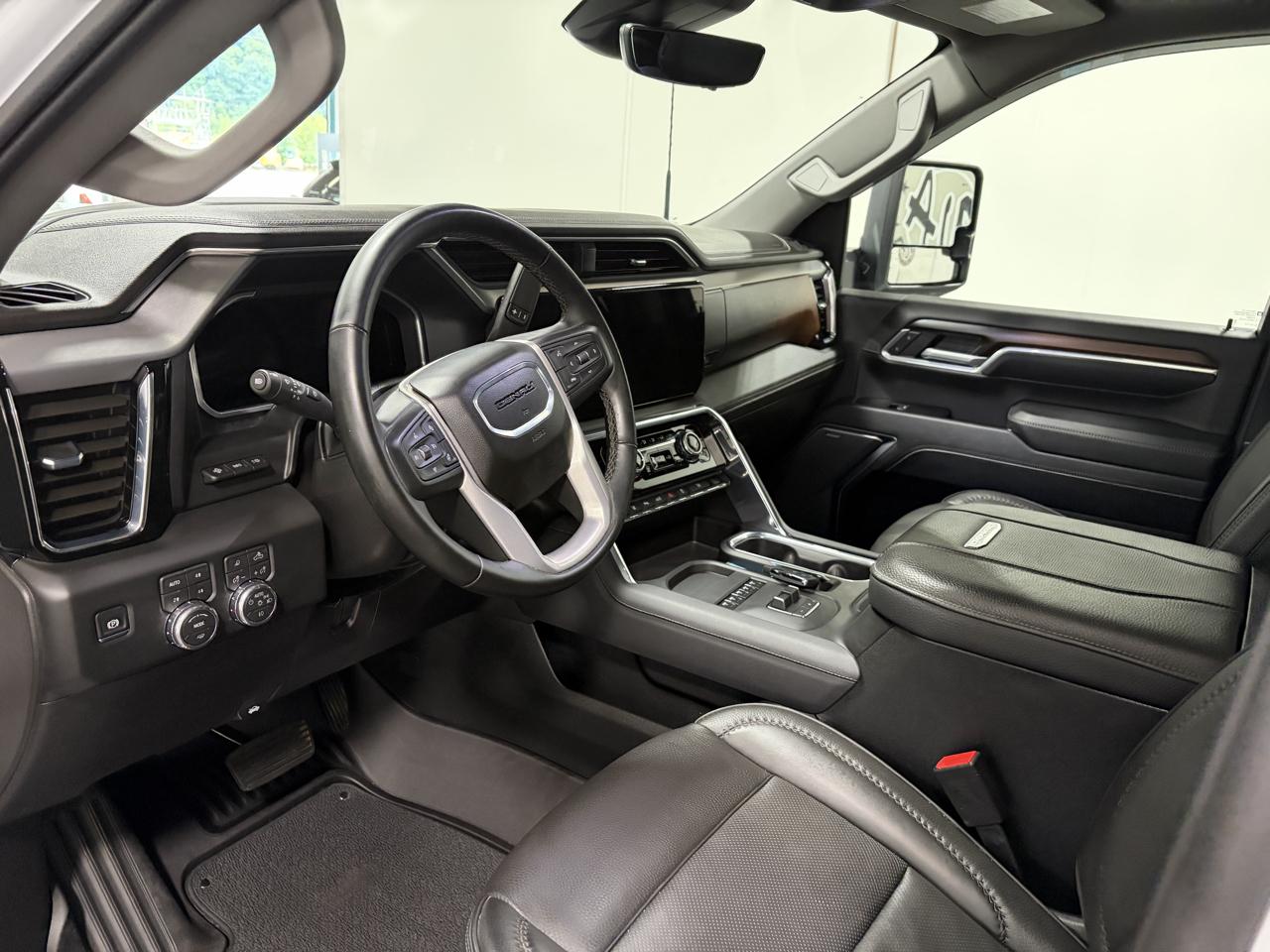 GMC Sierra 3500HD Denali Crew Cab 4WD 2026