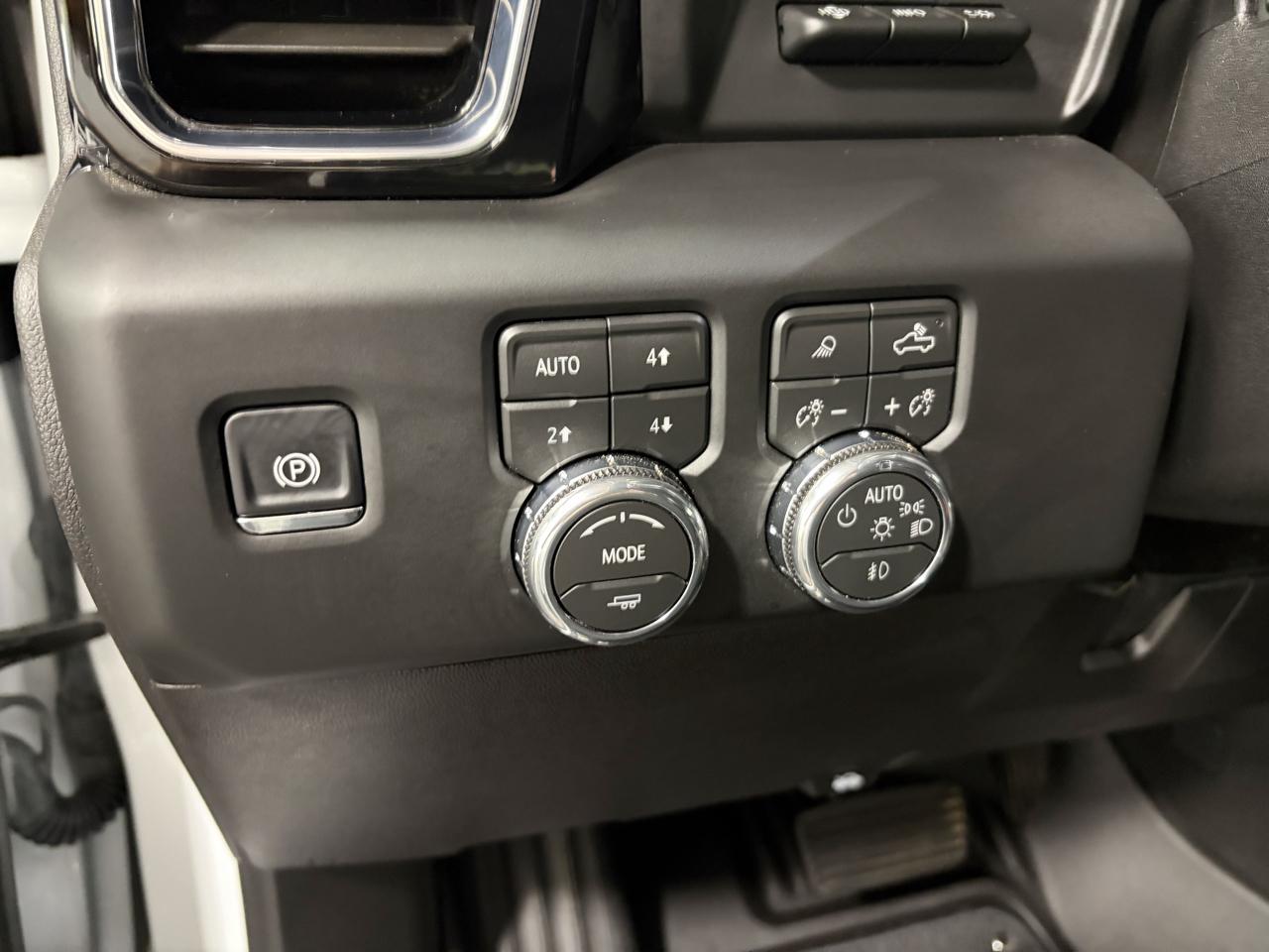 GMC Sierra 3500HD Denali Crew Cab 4WD 2026