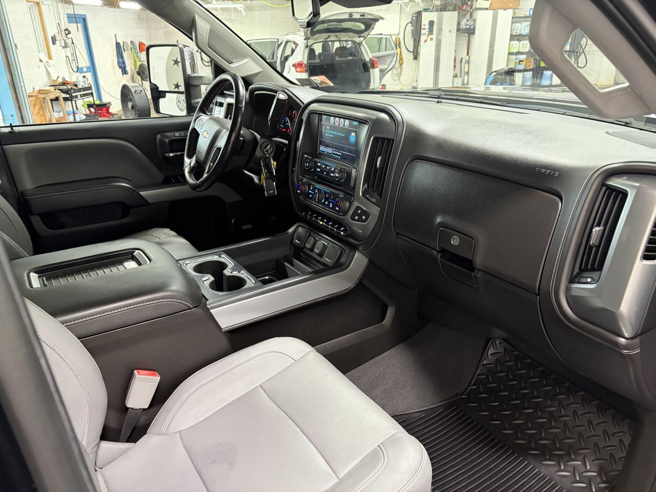 Chevrolet Silverado 3500HD LTZ Crew Cab 4WD 2020