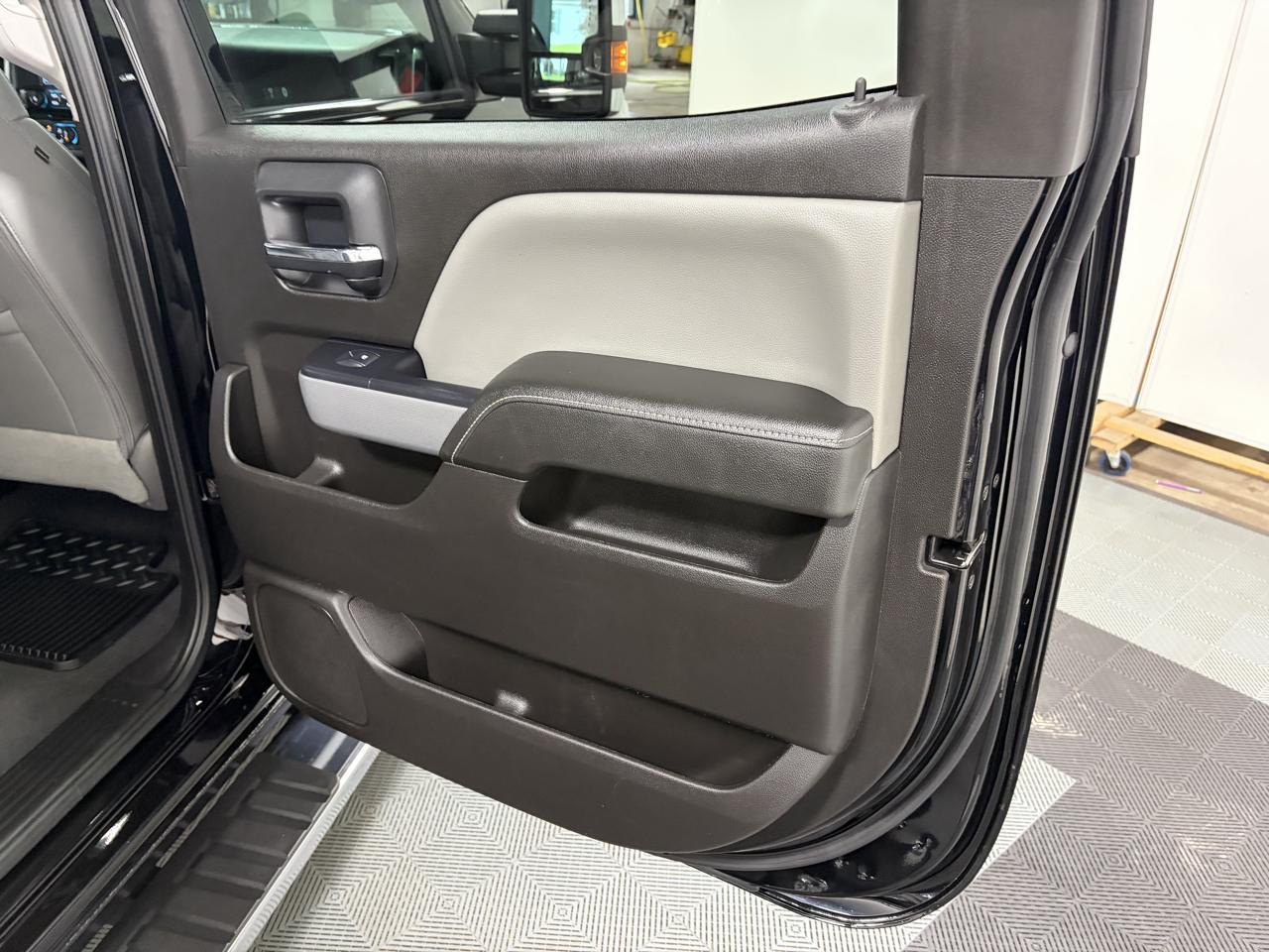 Chevrolet Silverado 3500HD LTZ Crew Cab 4WD 2020