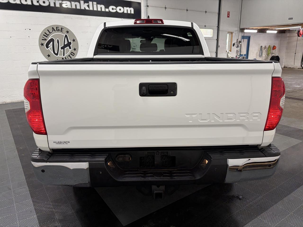Toyota Tundra SR5 5.7L V8 CrewMax 4WD 2021