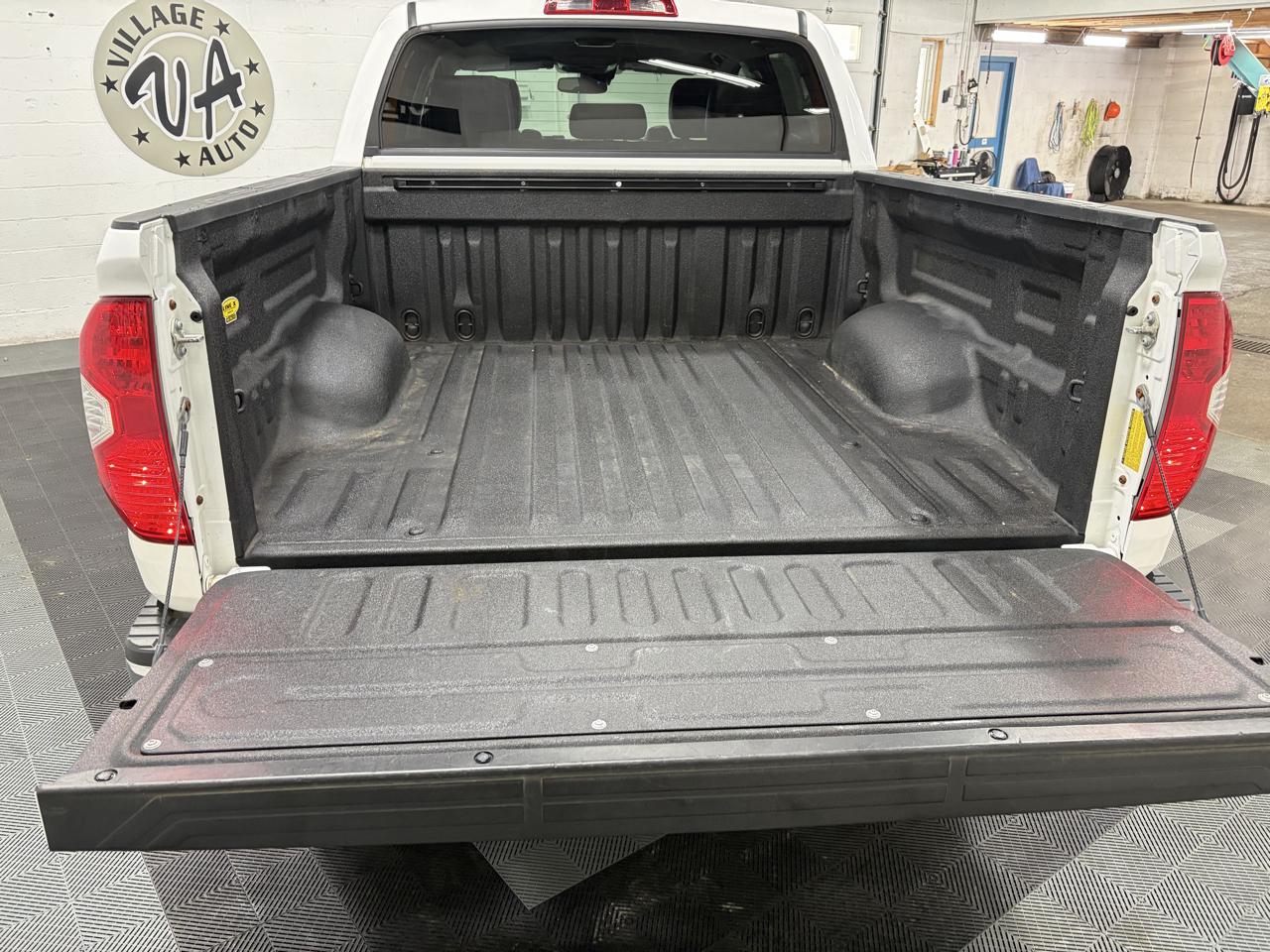 Toyota Tundra SR5 5.7L V8 CrewMax 4WD 2021