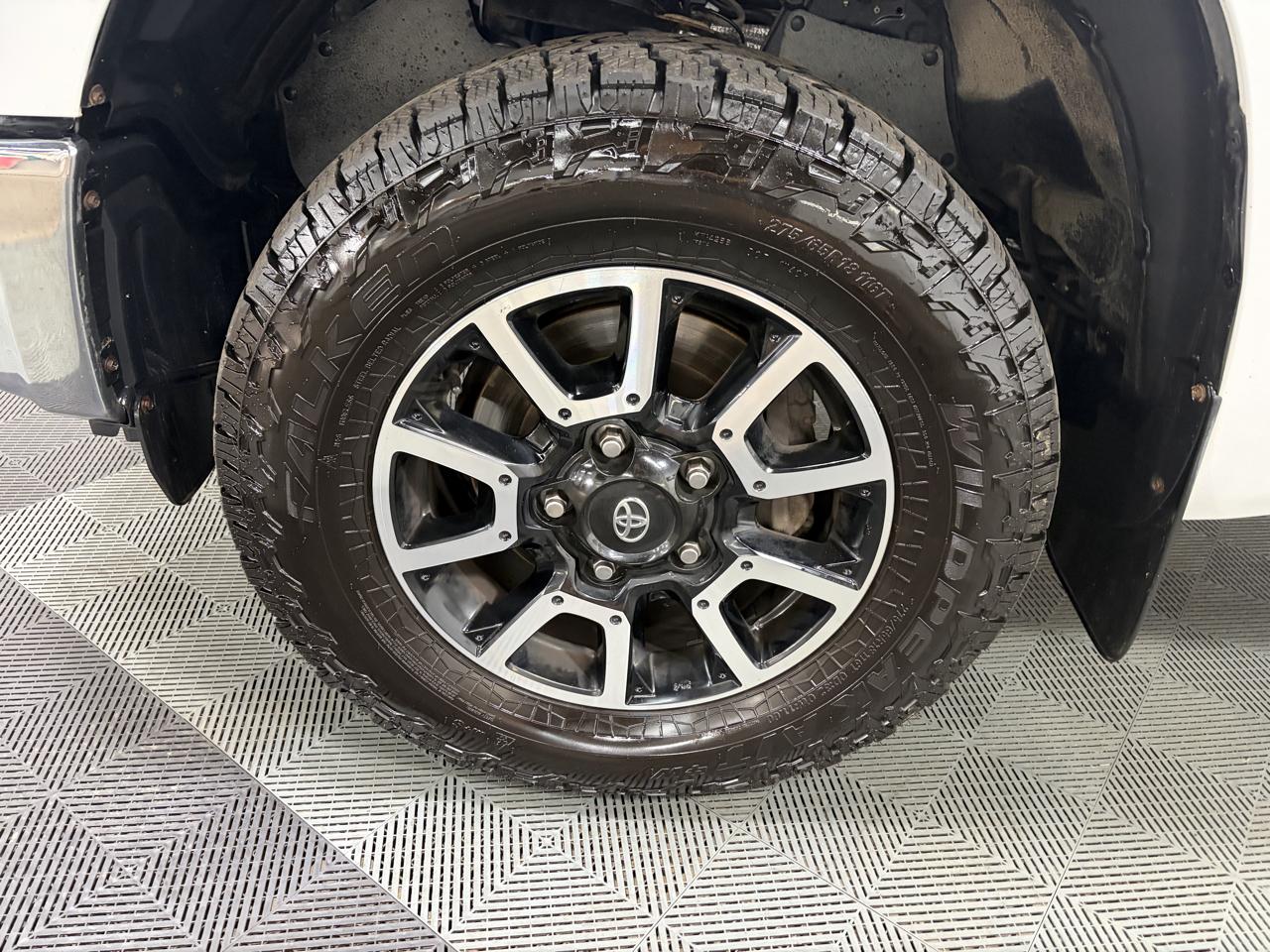 Toyota Tundra SR5 5.7L V8 CrewMax 4WD 2021