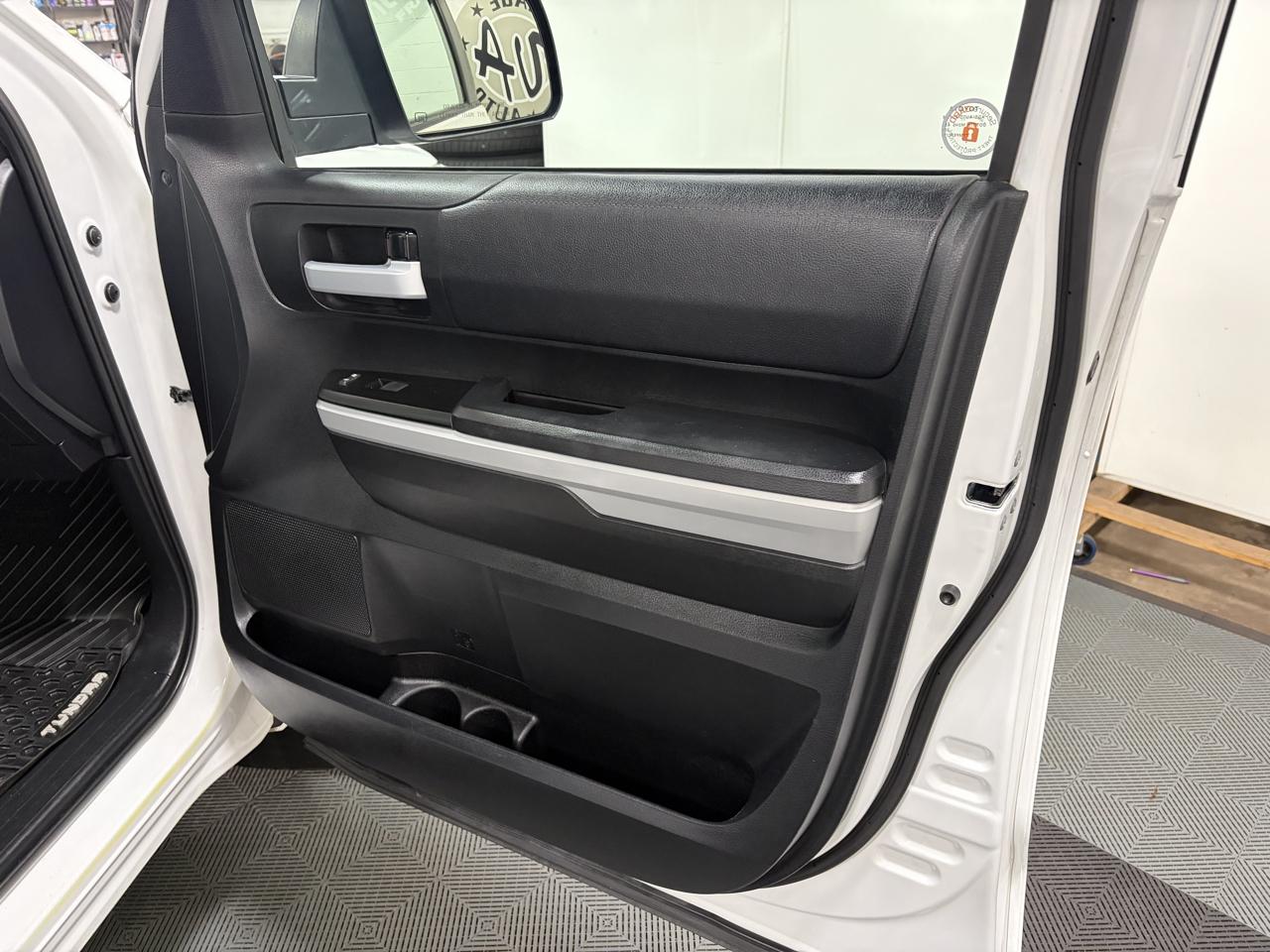 Toyota Tundra SR5 5.7L V8 CrewMax 4WD 2021