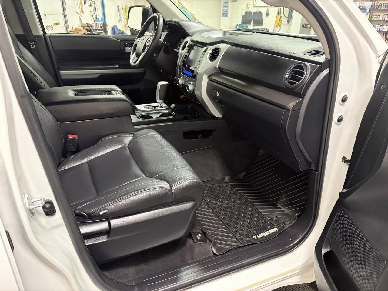 Toyota Tundra SR5 5.7L V8 CrewMax 4WD 2021