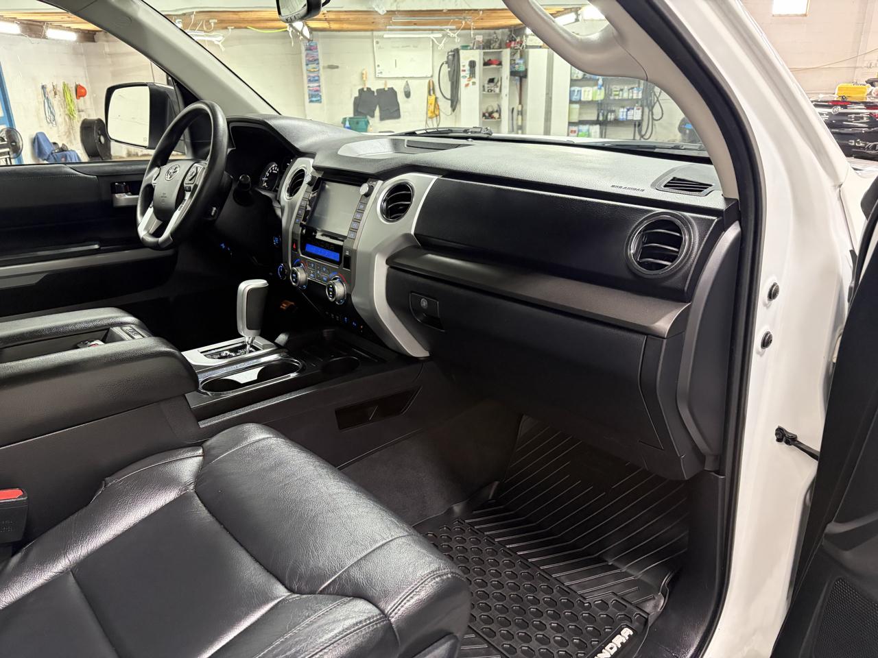 Toyota Tundra SR5 5.7L V8 CrewMax 4WD 2021