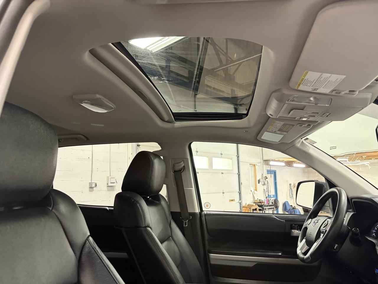 Toyota Tundra SR5 5.7L V8 CrewMax 4WD 2021