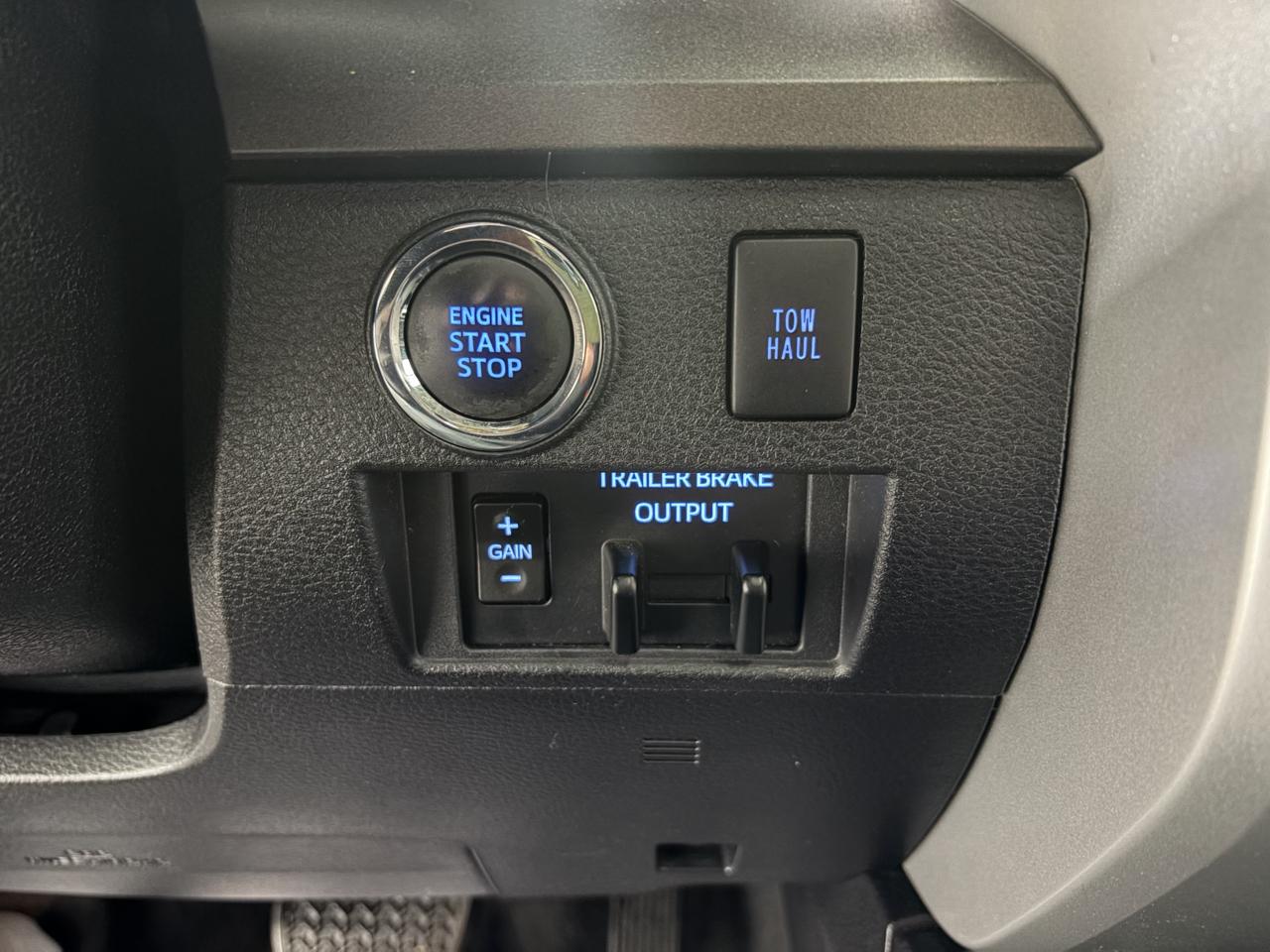 Toyota Tundra SR5 5.7L V8 CrewMax 4WD 2021