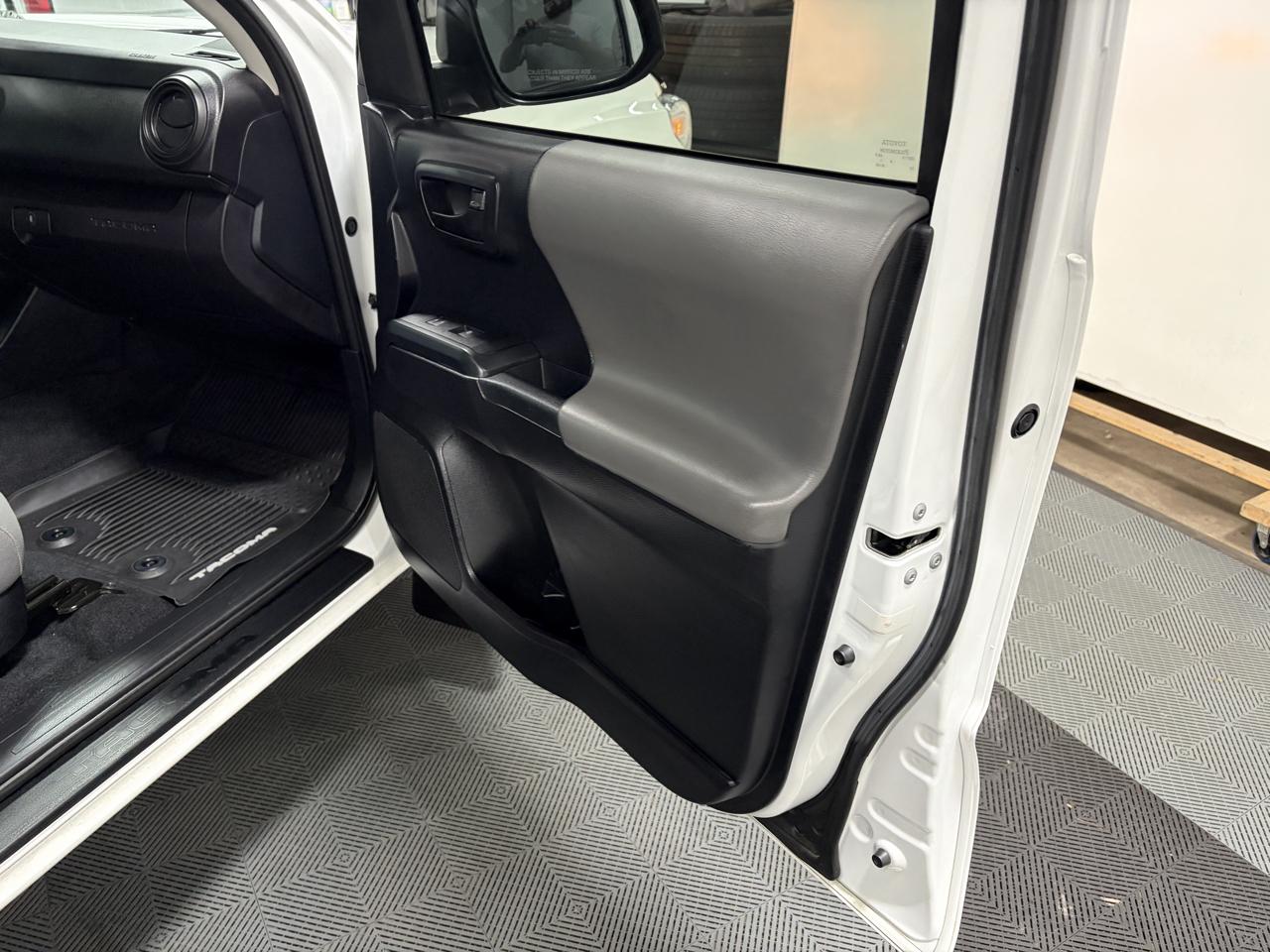 Toyota Tacoma 4WD Access Cab I4 AT SR (Natl) 2019