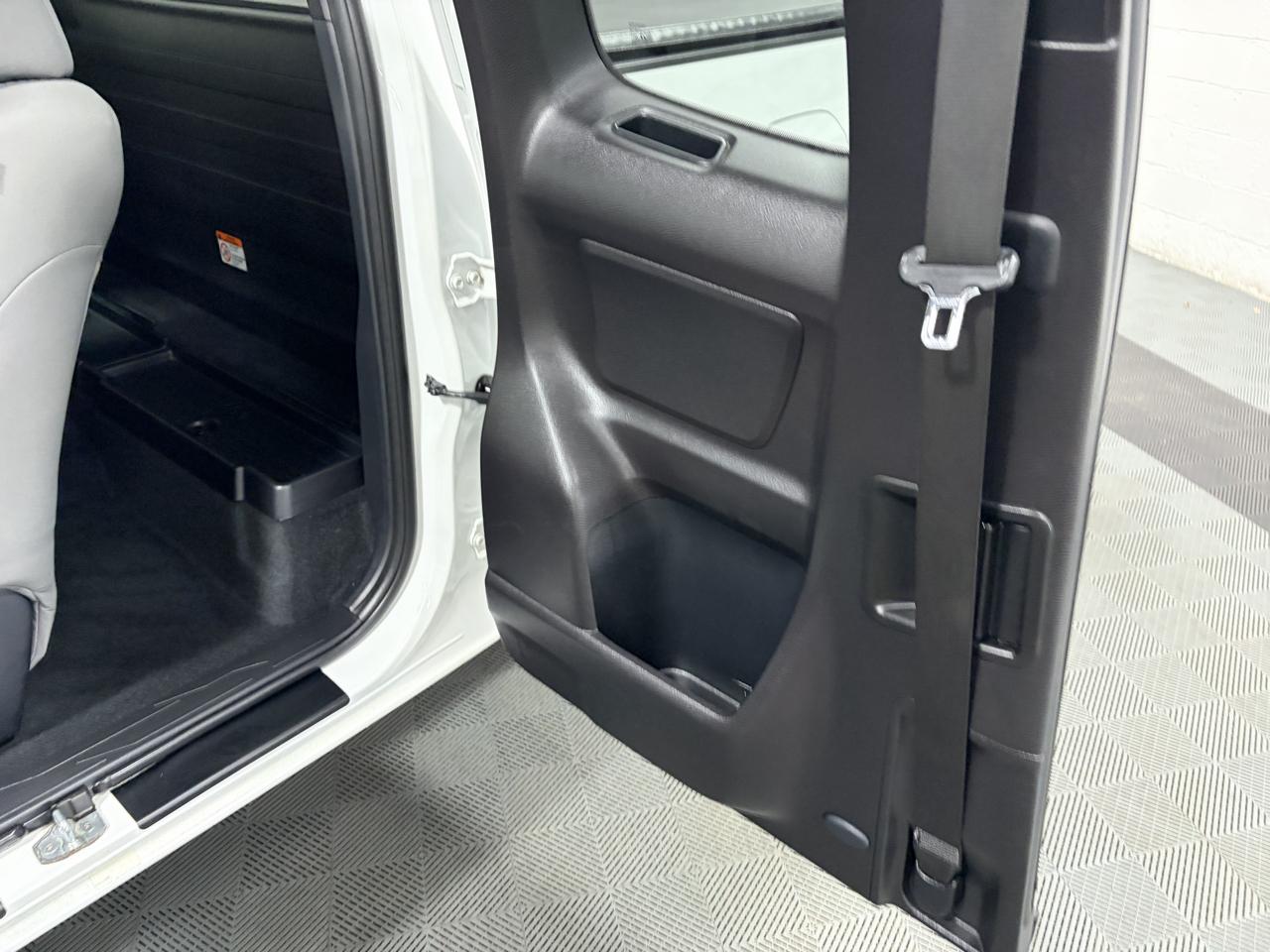 Toyota Tacoma 4WD Access Cab I4 AT SR (Natl) 2019