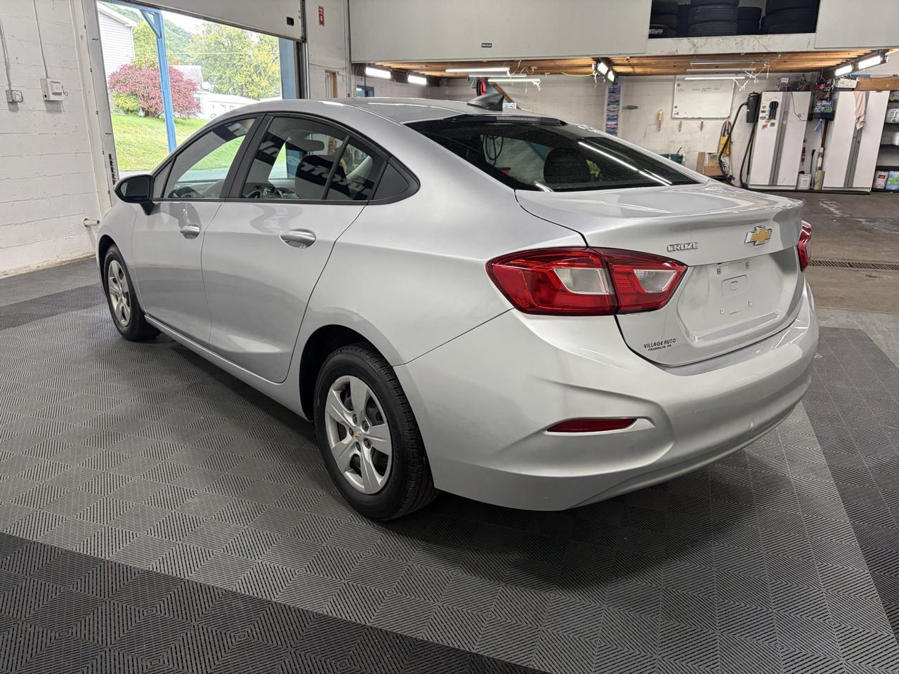Chevrolet Cruze LS Auto 2018