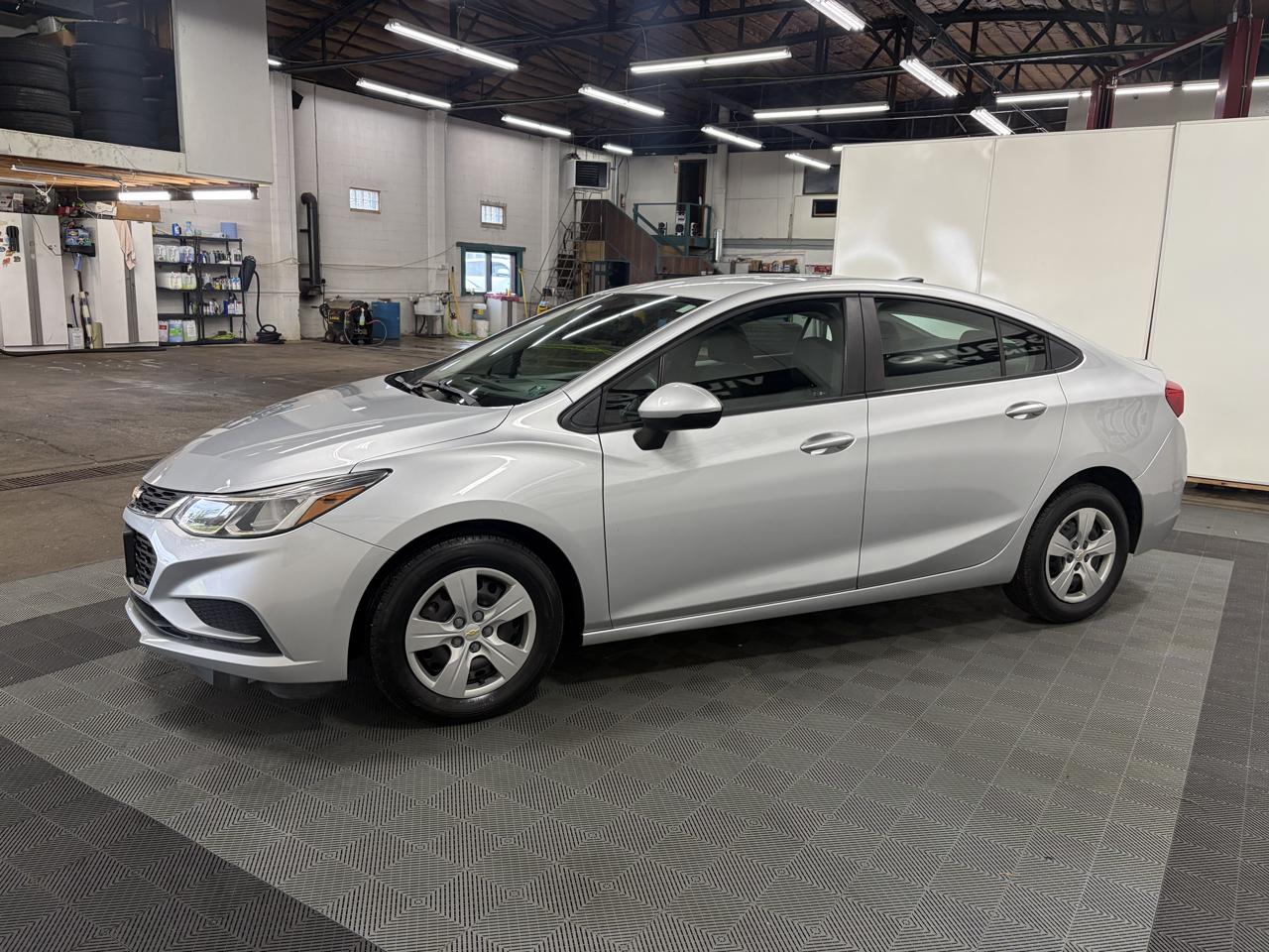 Chevrolet Cruze LS Auto 2018