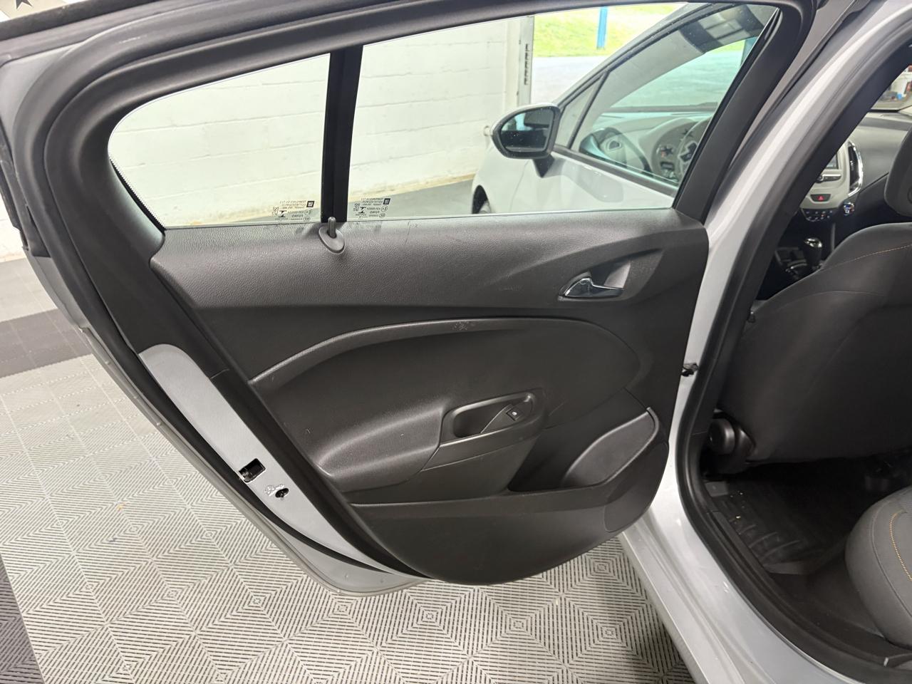 Chevrolet Cruze LS Auto 2018