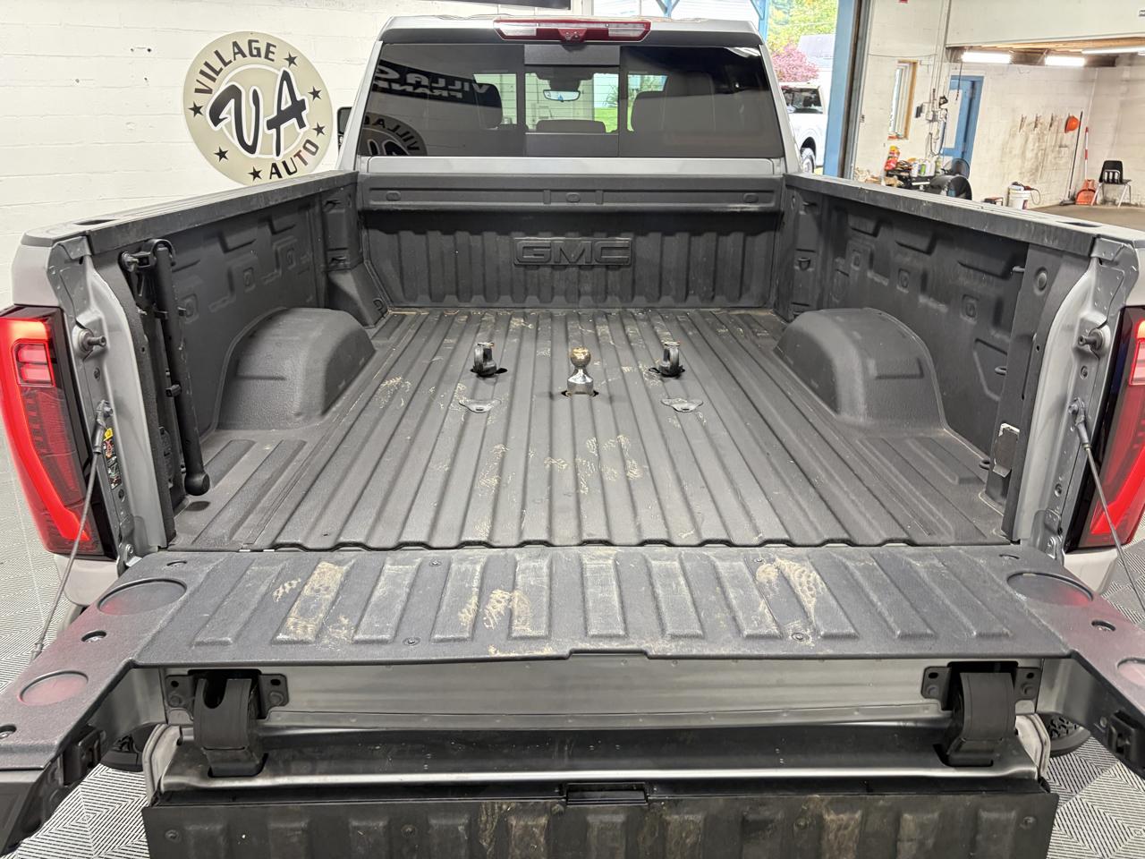 GMC Sierra 3500HD Denali Ultimate Crew Cab 4WD 2025