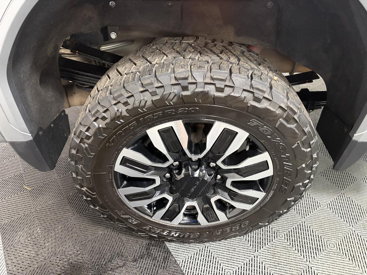 GMC Sierra 3500HD Denali Ultimate Crew Cab 4WD 2025