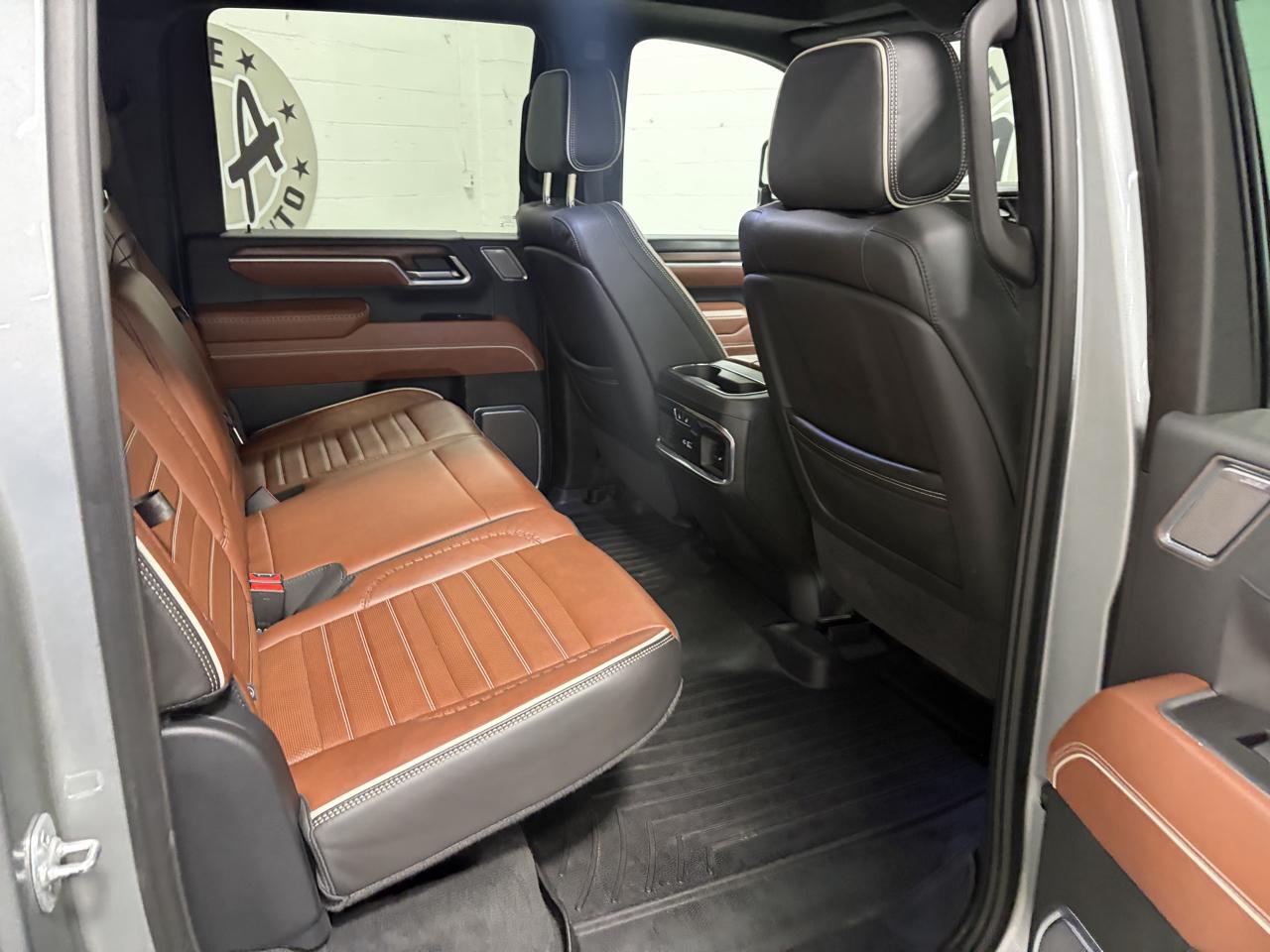 GMC Sierra 3500HD Denali Ultimate Crew Cab 4WD 2025