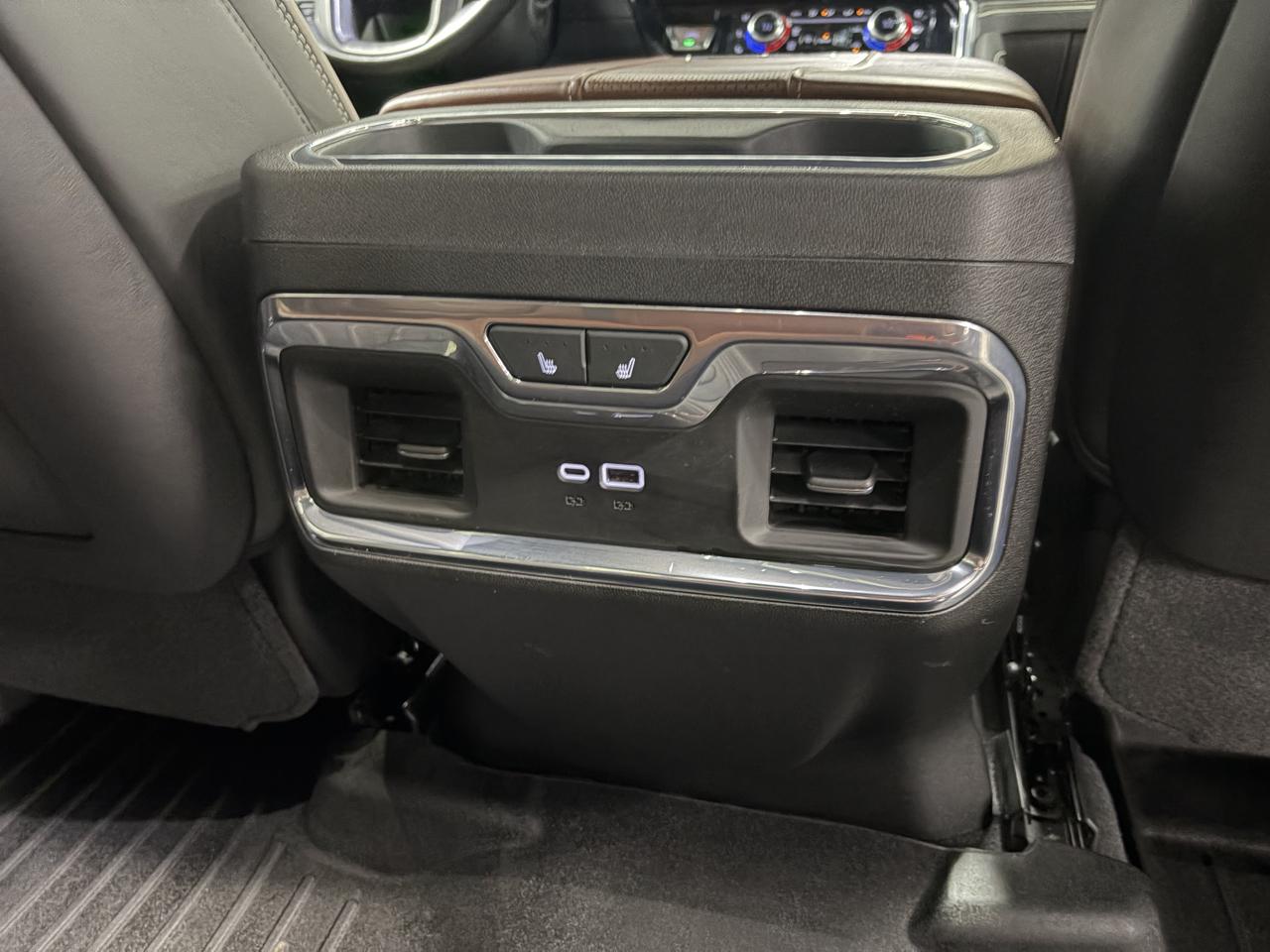 GMC Sierra 3500HD Denali Ultimate Crew Cab 4WD 2025