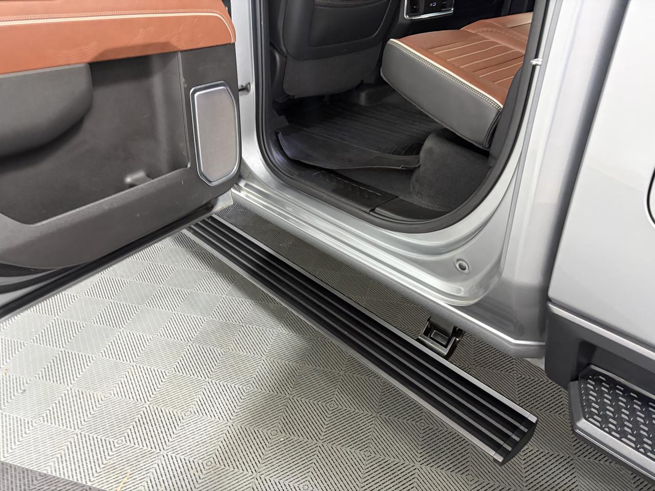 GMC Sierra 3500HD Denali Ultimate Crew Cab 4WD 2025