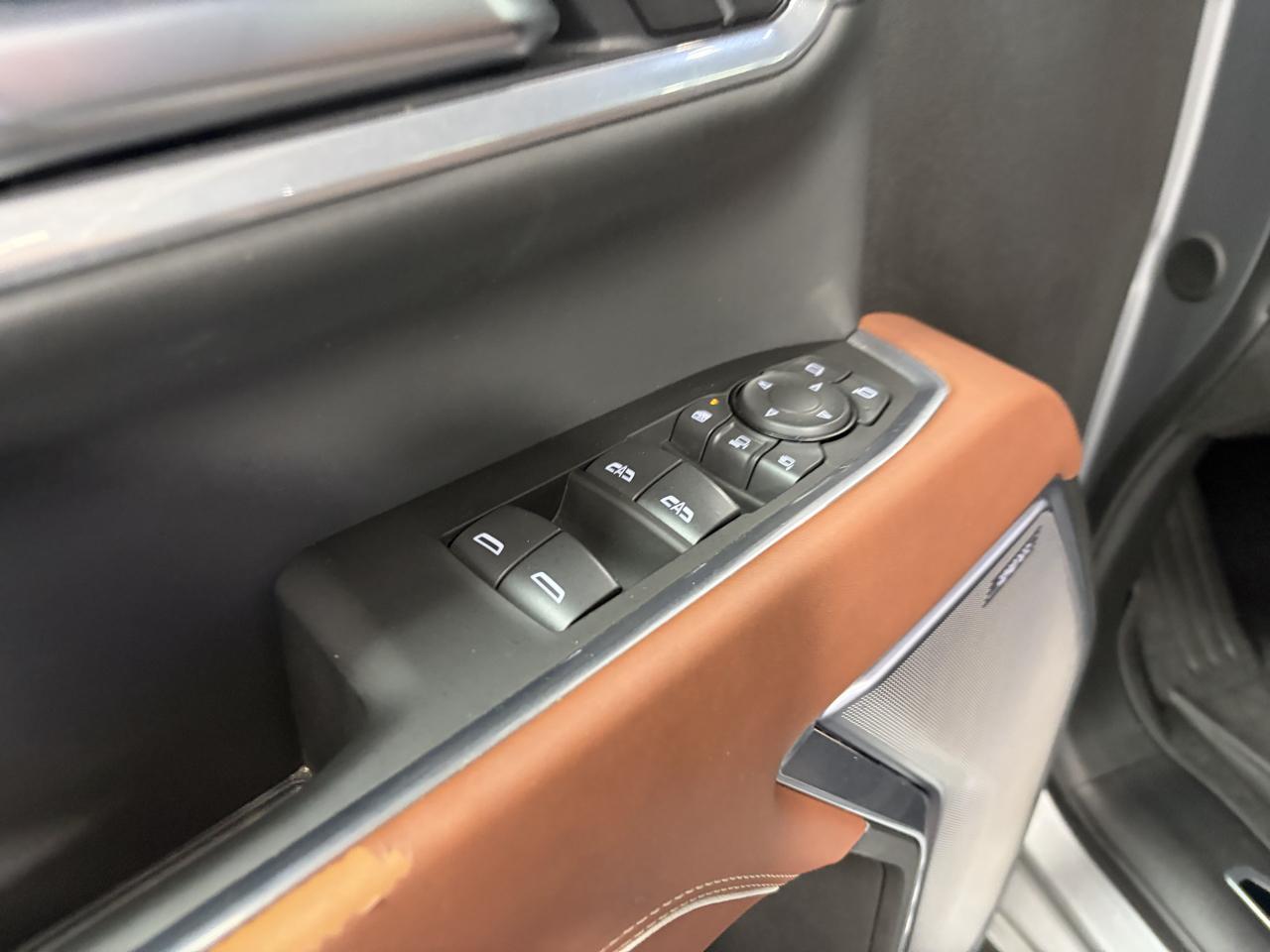 GMC Sierra 3500HD Denali Ultimate Crew Cab 4WD 2025