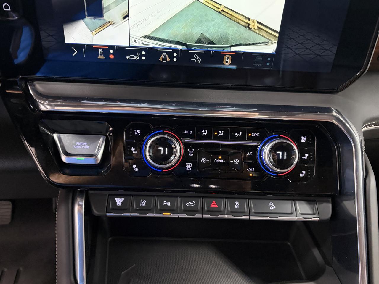 GMC Sierra 3500HD Denali Ultimate Crew Cab 4WD 2025