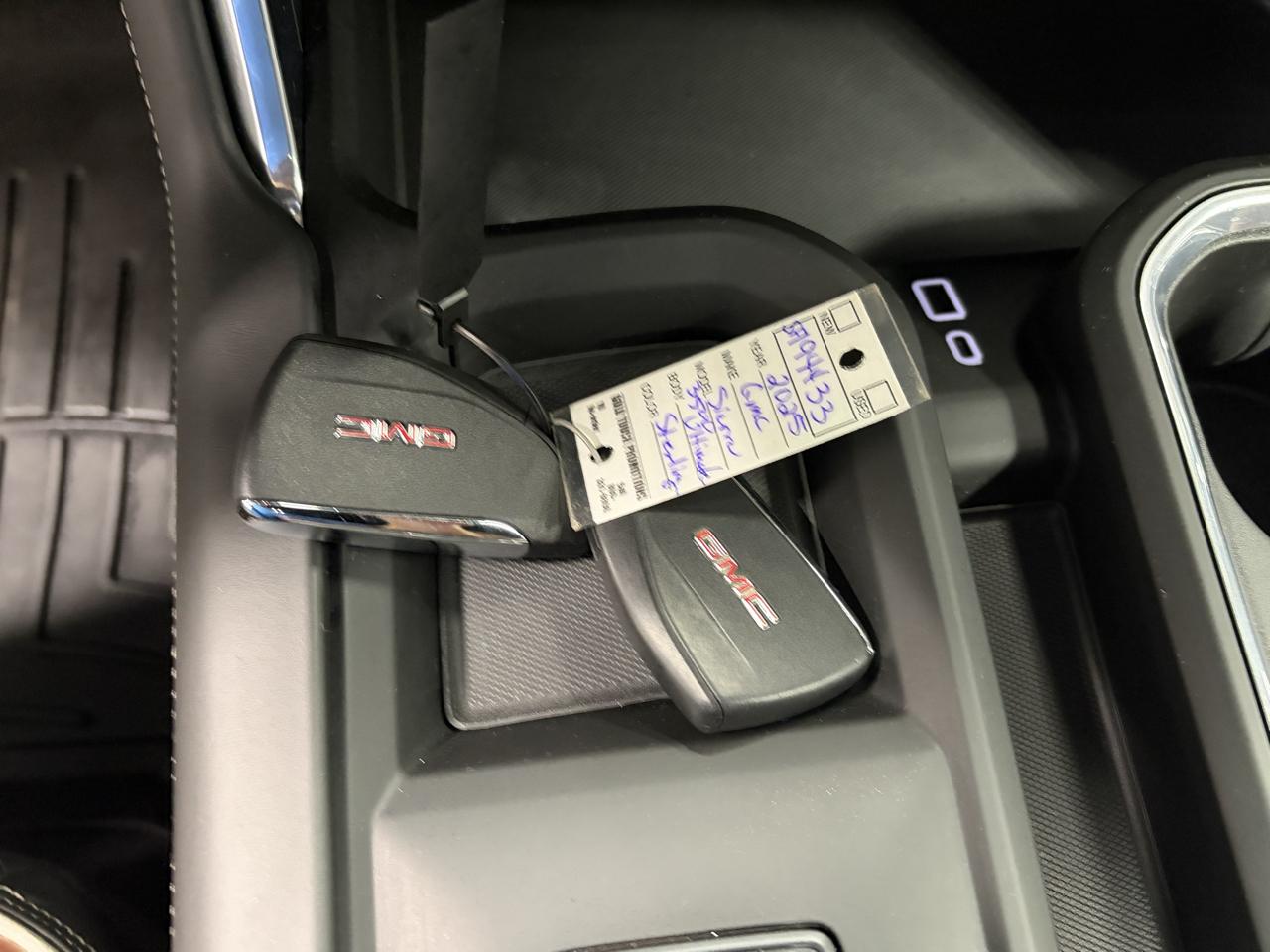 GMC Sierra 3500HD Denali Ultimate Crew Cab 4WD 2025