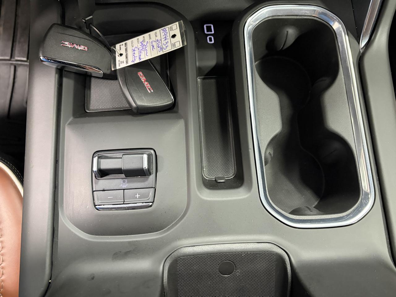 GMC Sierra 3500HD Denali Ultimate Crew Cab 4WD 2025