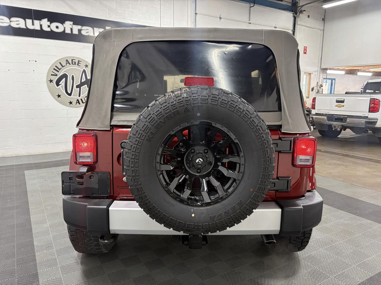 Jeep Wrangler Unlimited Sahara 4WD 2010