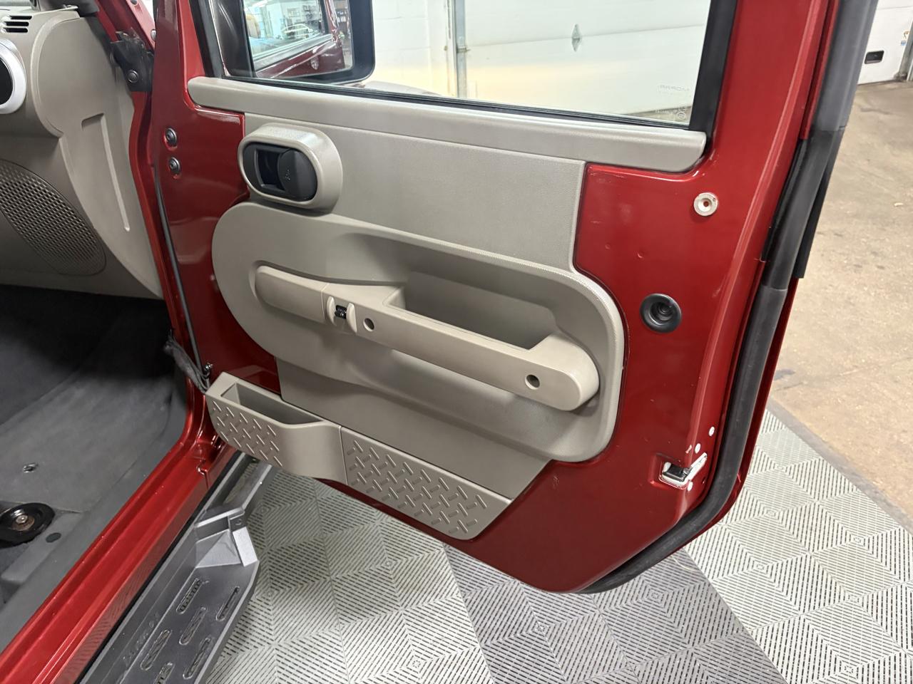 Jeep Wrangler Unlimited Sahara 4WD 2010
