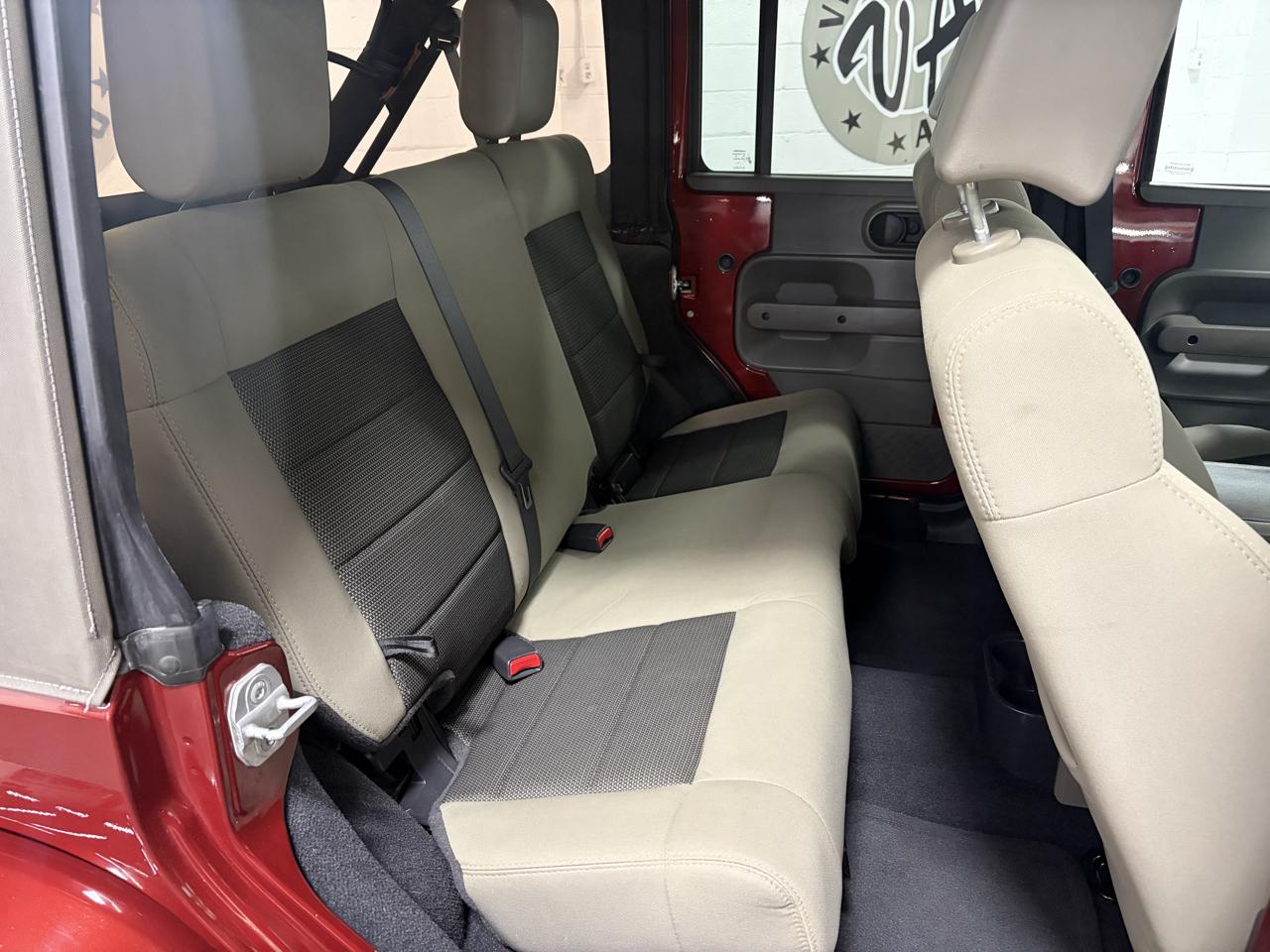 Jeep Wrangler Unlimited Sahara 4WD 2010
