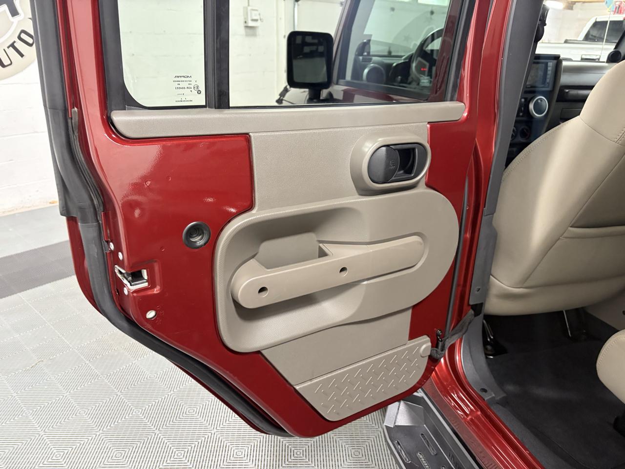 Jeep Wrangler Unlimited Sahara 4WD 2010