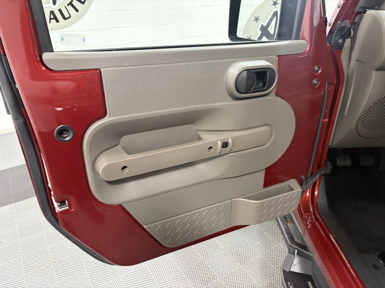 Jeep Wrangler Unlimited Sahara 4WD 2010