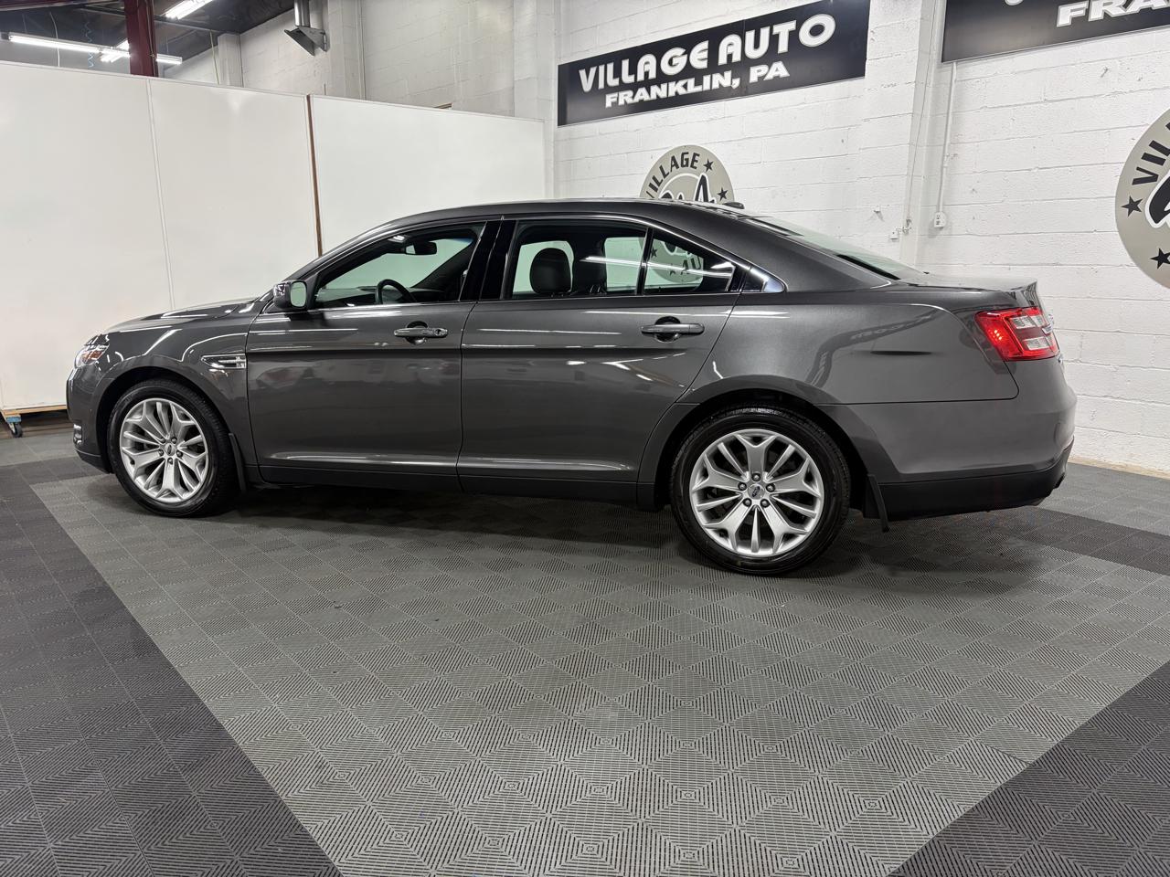 Ford Taurus Limited AWD 2019
