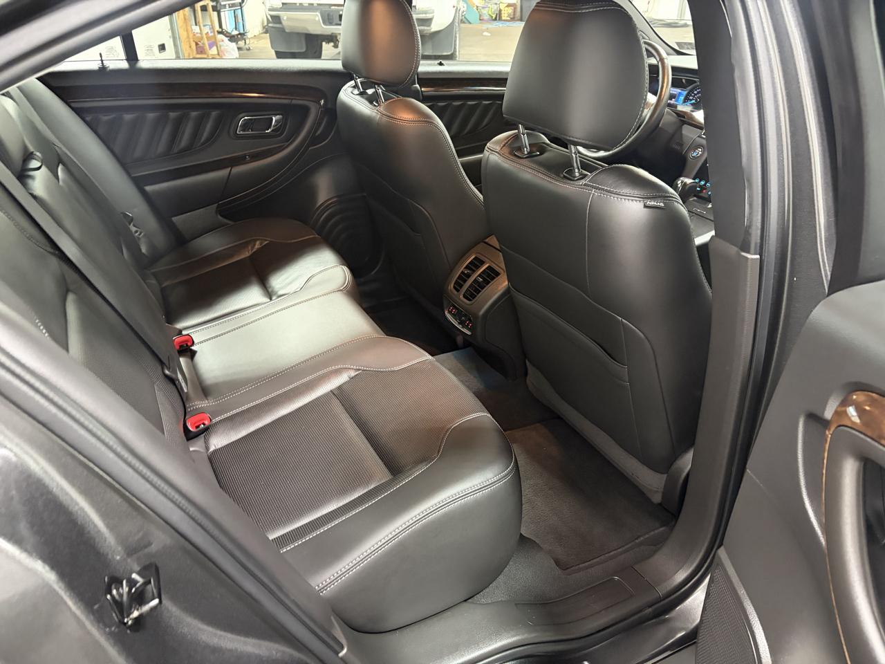 Ford Taurus Limited AWD 2019