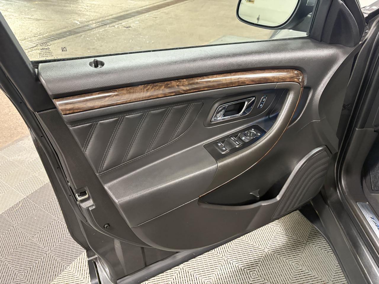 Ford Taurus Limited AWD 2019