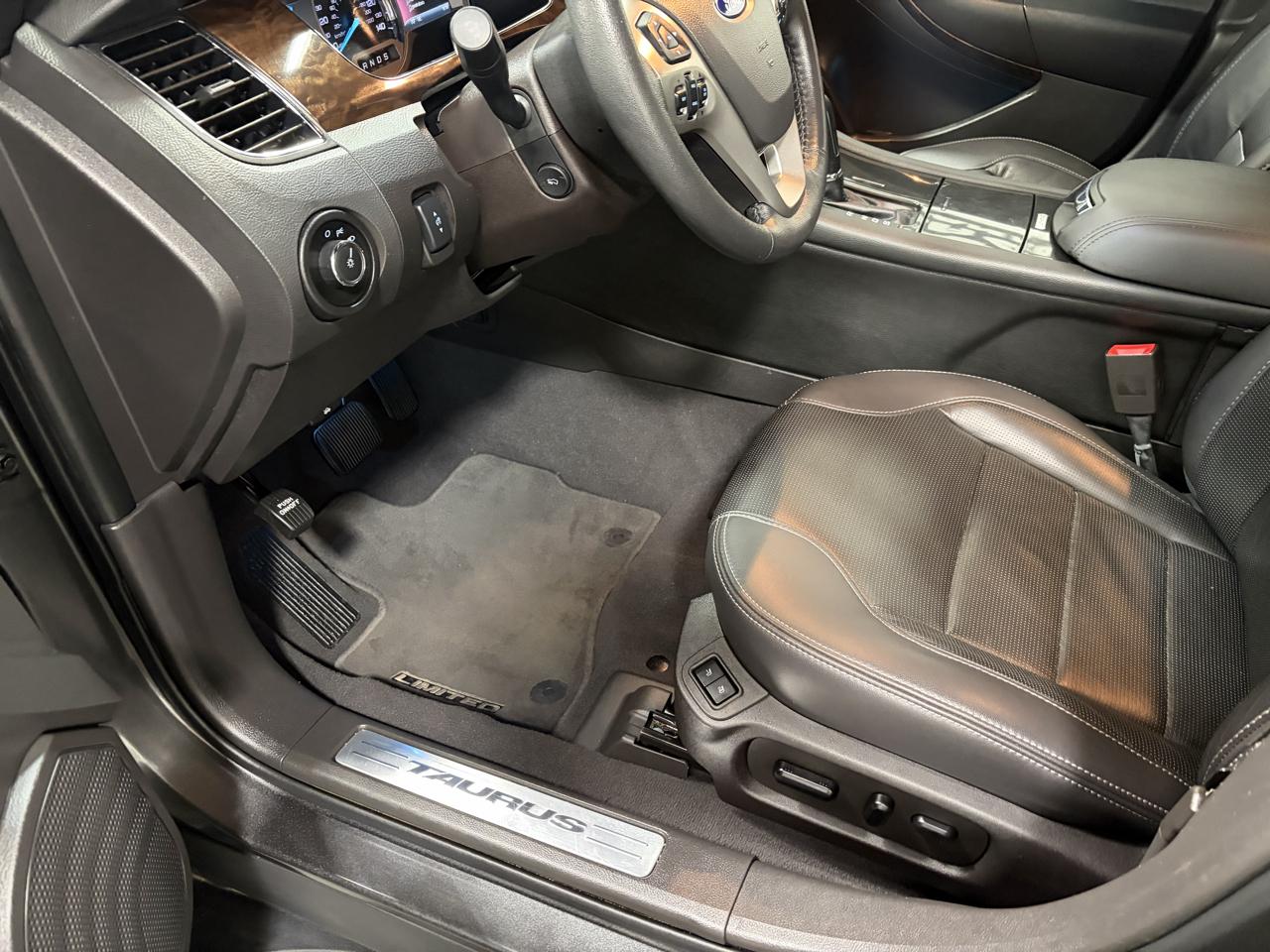 Ford Taurus Limited AWD 2019