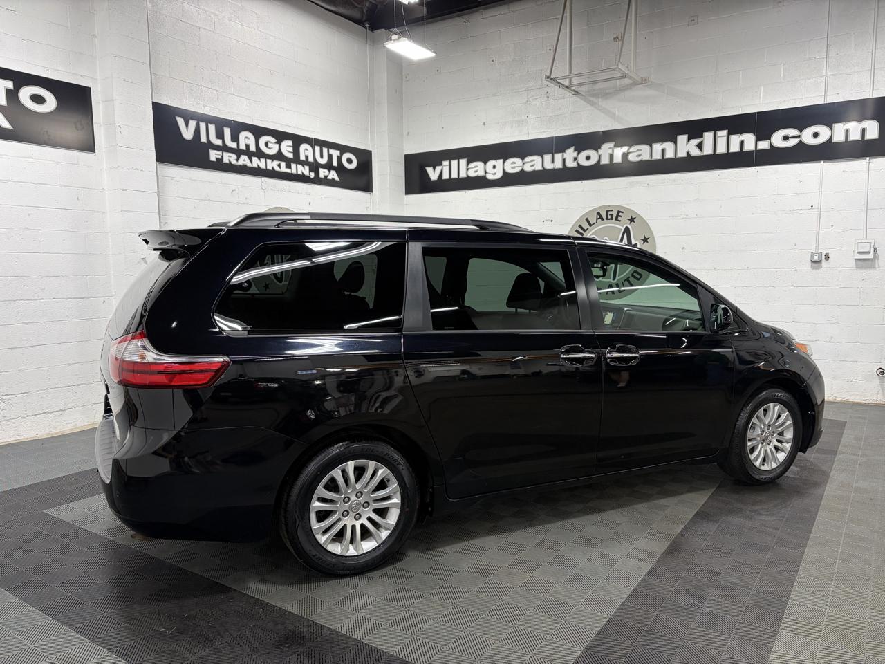 Toyota Sienna 5dr 8-Pass Van XLE Premium FWD (Natl) 2015
