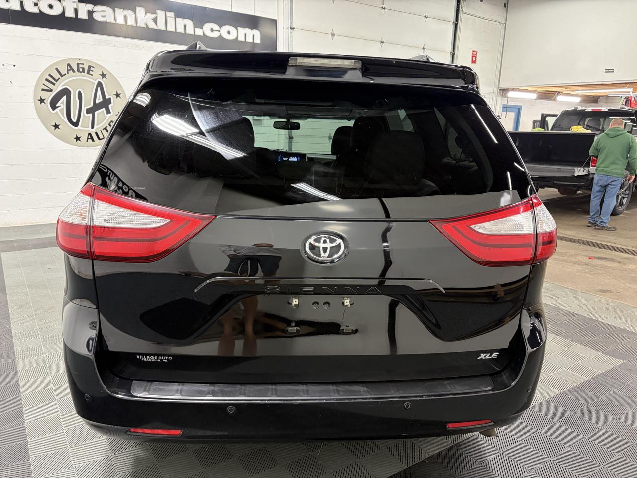 Toyota Sienna 5dr 8-Pass Van XLE Premium FWD (Natl) 2015