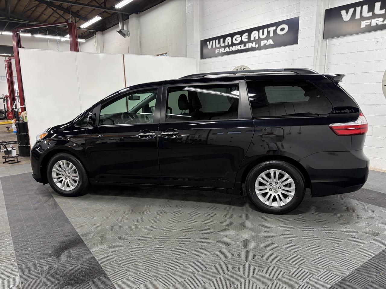 Toyota Sienna 5dr 8-Pass Van XLE Premium FWD (Natl) 2015