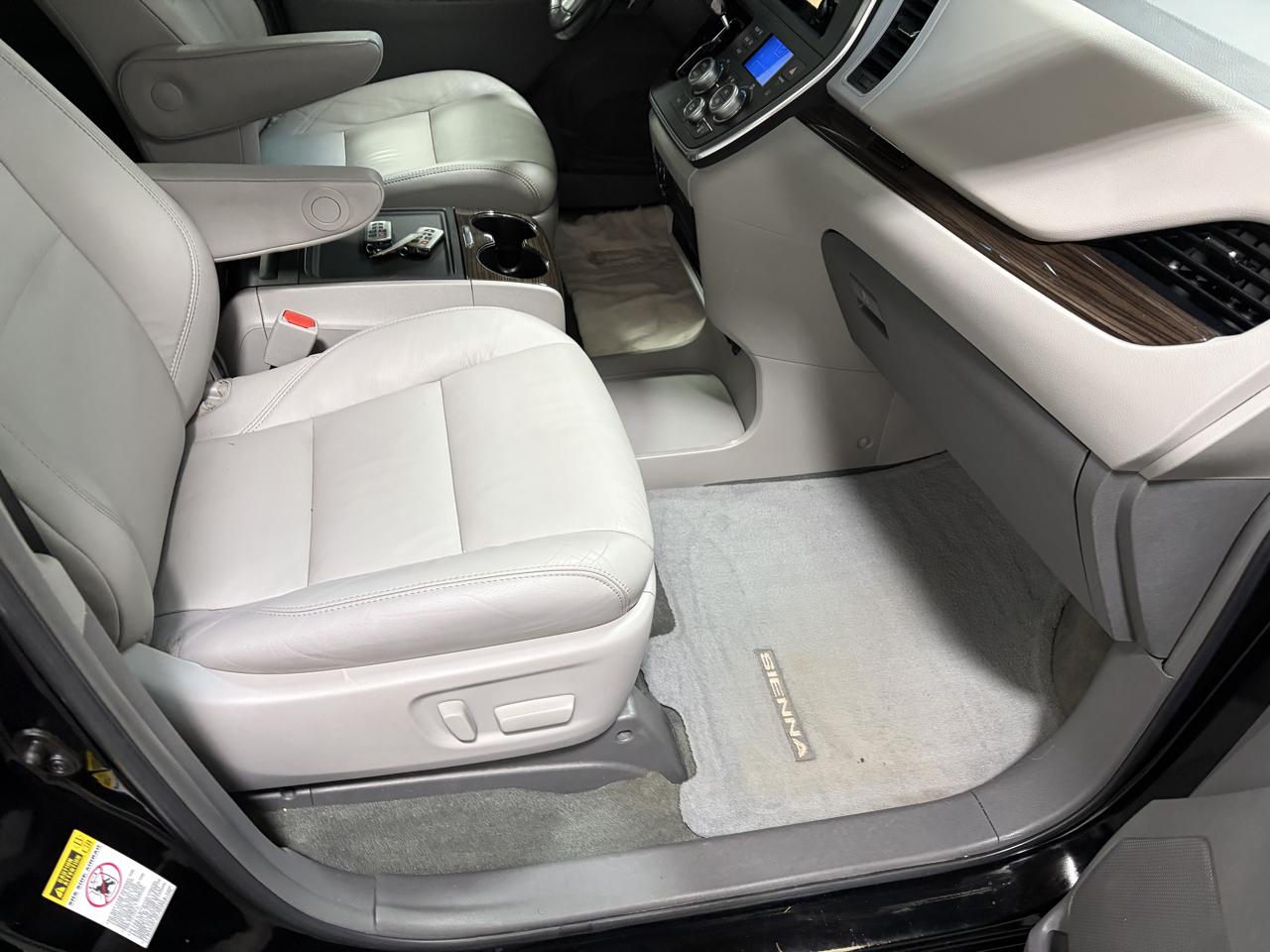Toyota Sienna 5dr 8-Pass Van XLE Premium FWD (Natl) 2015