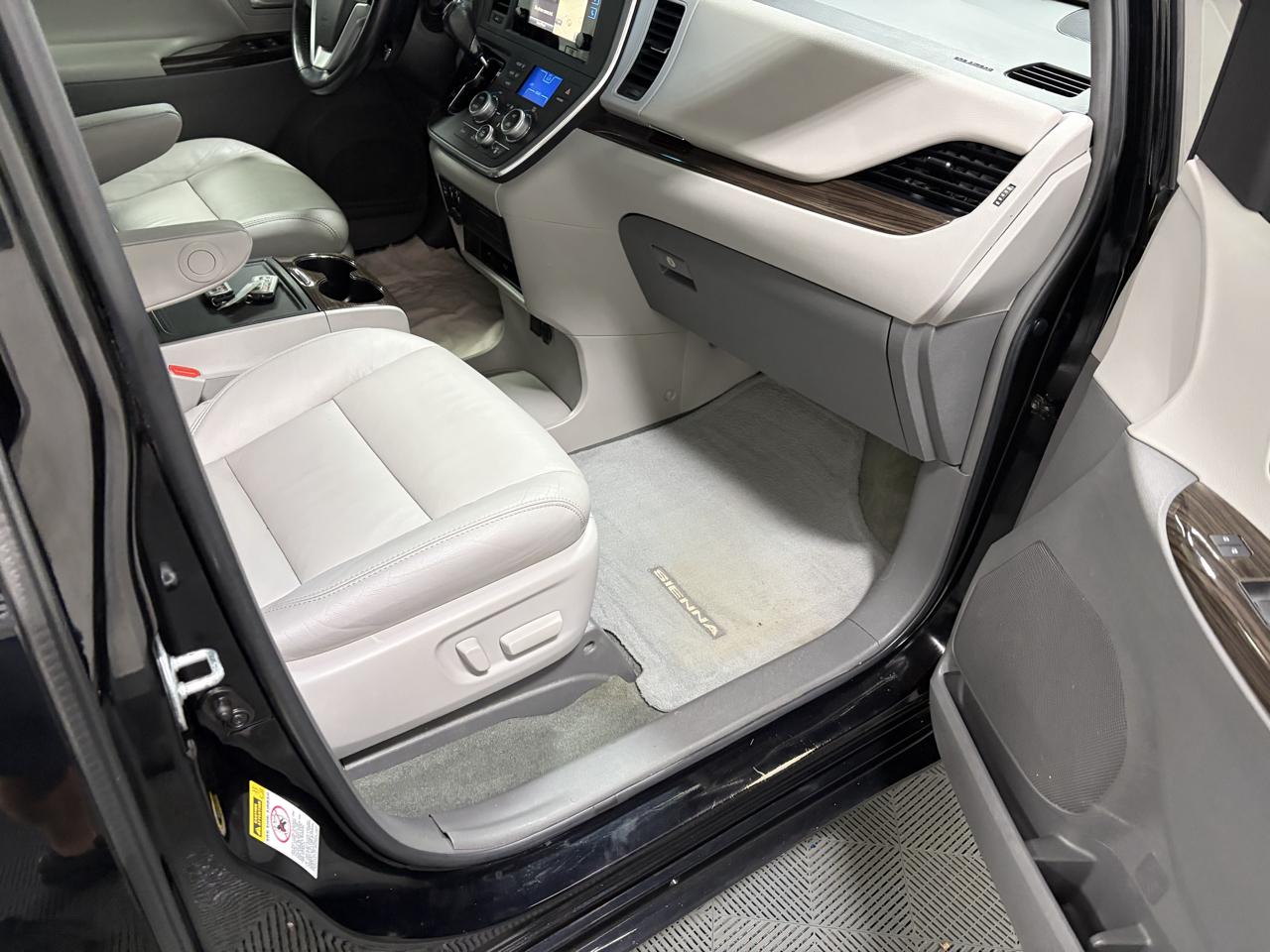 Toyota Sienna 5dr 8-Pass Van XLE Premium FWD (Natl) 2015