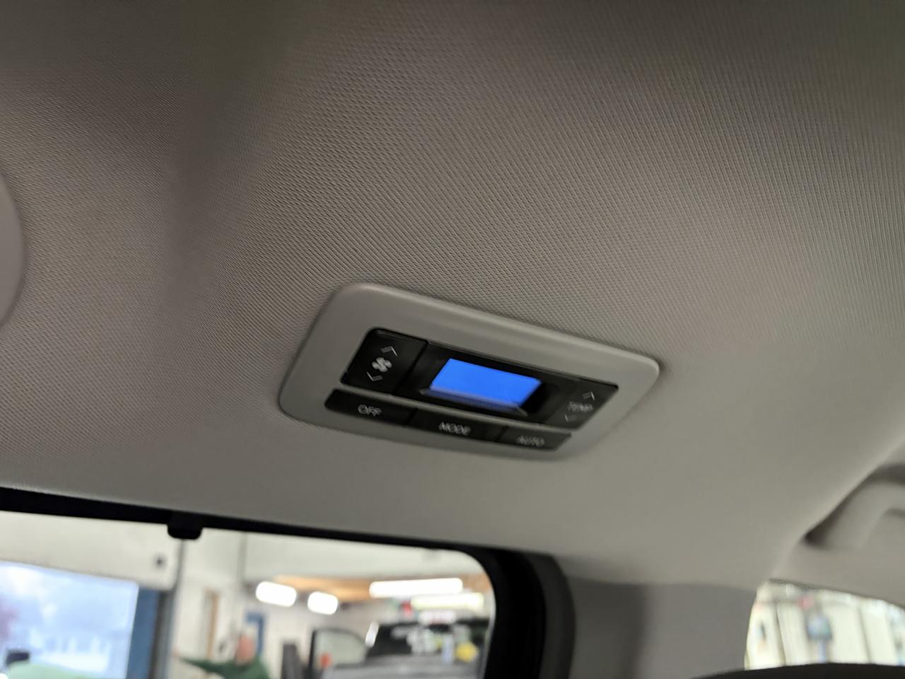 Toyota Sienna 5dr 8-Pass Van XLE Premium FWD (Natl) 2015