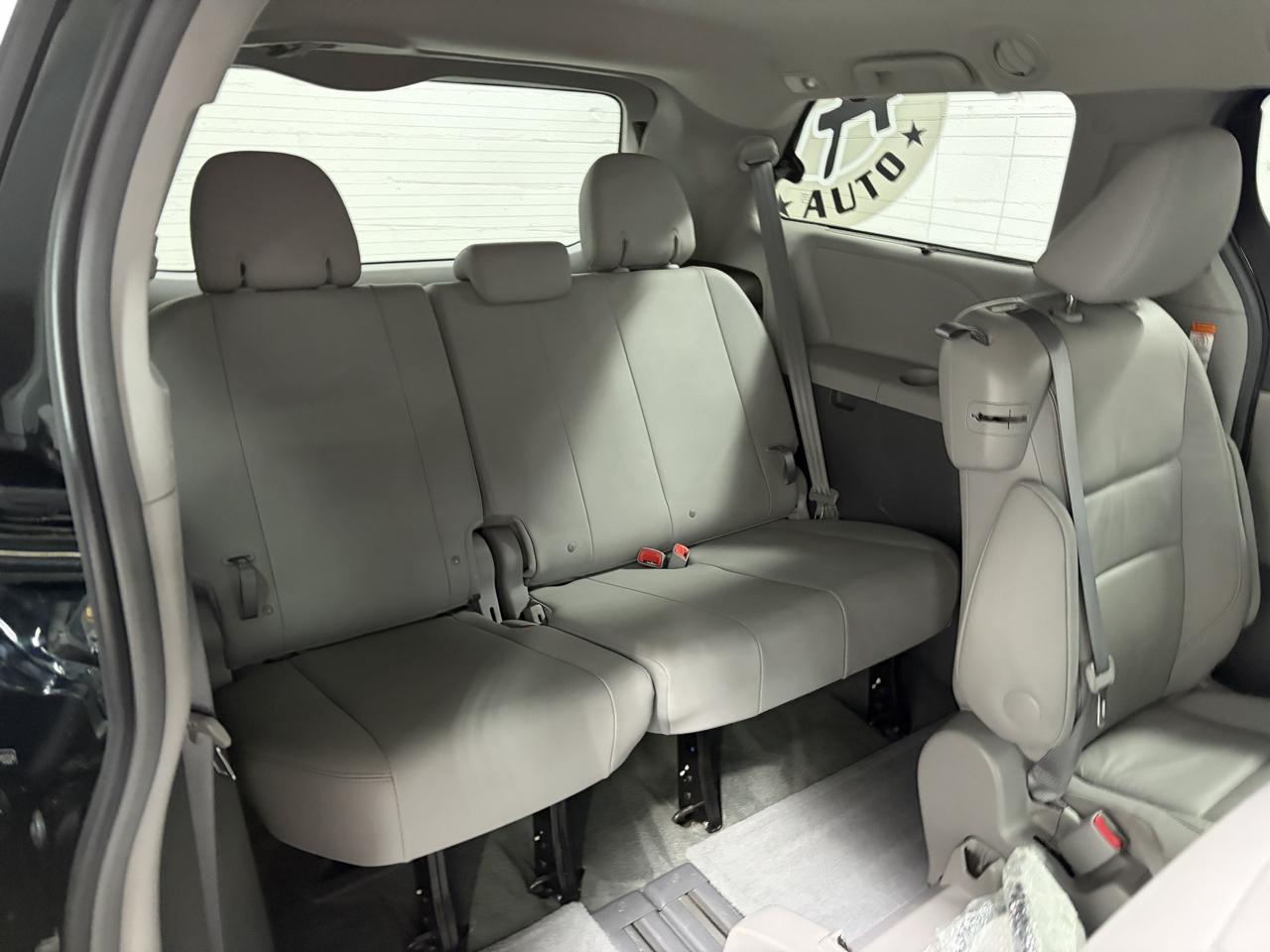 Toyota Sienna 5dr 8-Pass Van XLE Premium FWD (Natl) 2015