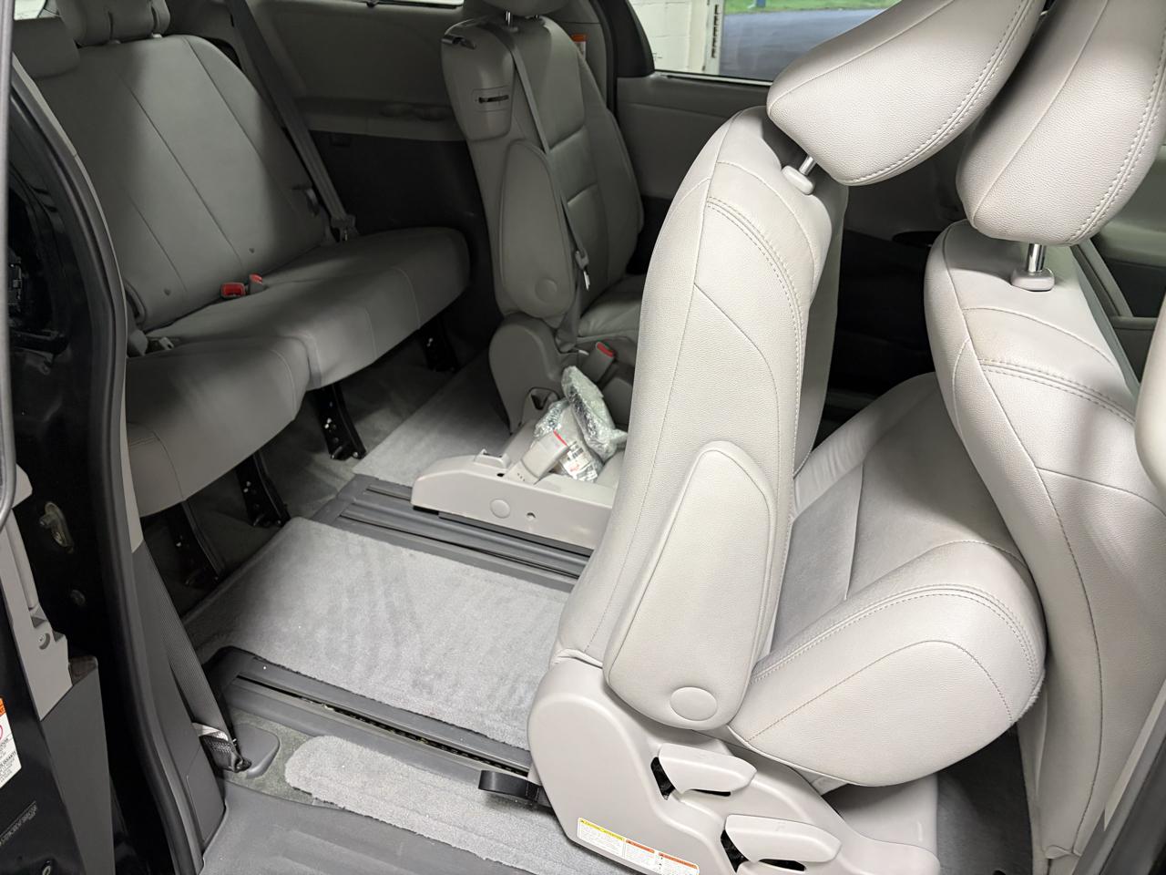 Toyota Sienna 5dr 8-Pass Van XLE Premium FWD (Natl) 2015