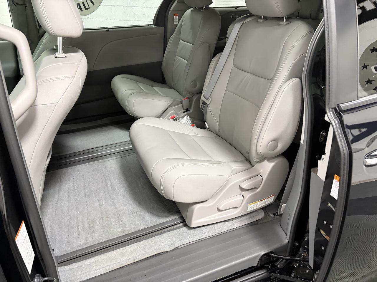 Toyota Sienna 5dr 8-Pass Van XLE Premium FWD (Natl) 2015