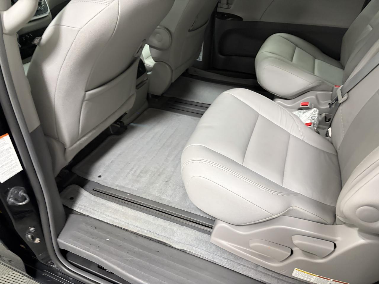 Toyota Sienna 5dr 8-Pass Van XLE Premium FWD (Natl) 2015